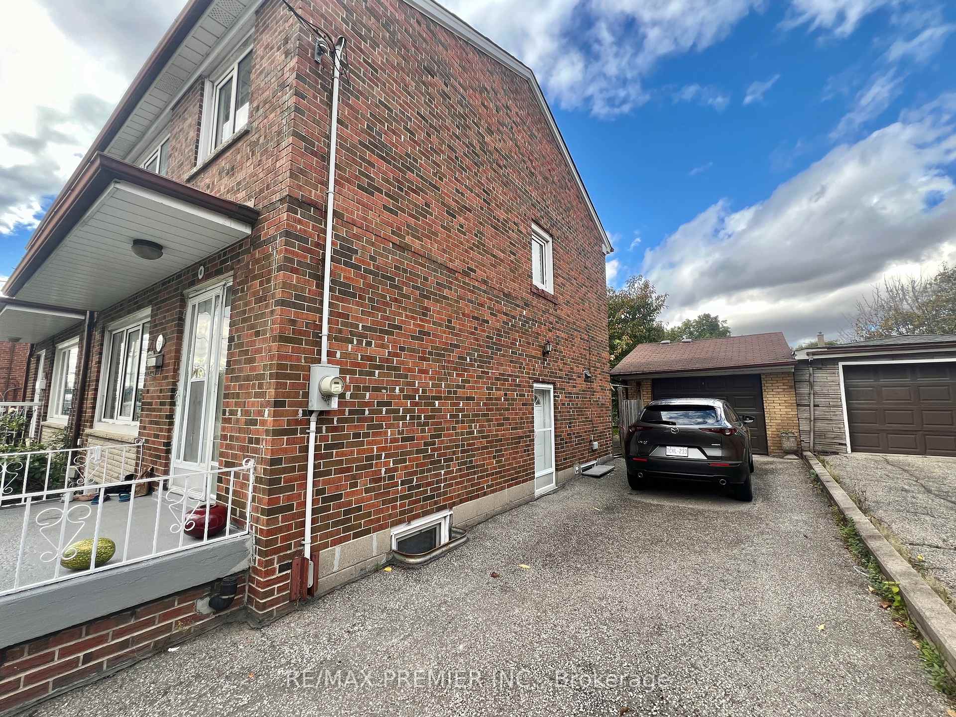 1484 Wilson Ave, Toronto, ON M3M1J7 | 3 Bedroom 2 Bathroom Semi-Detached House | Image 12