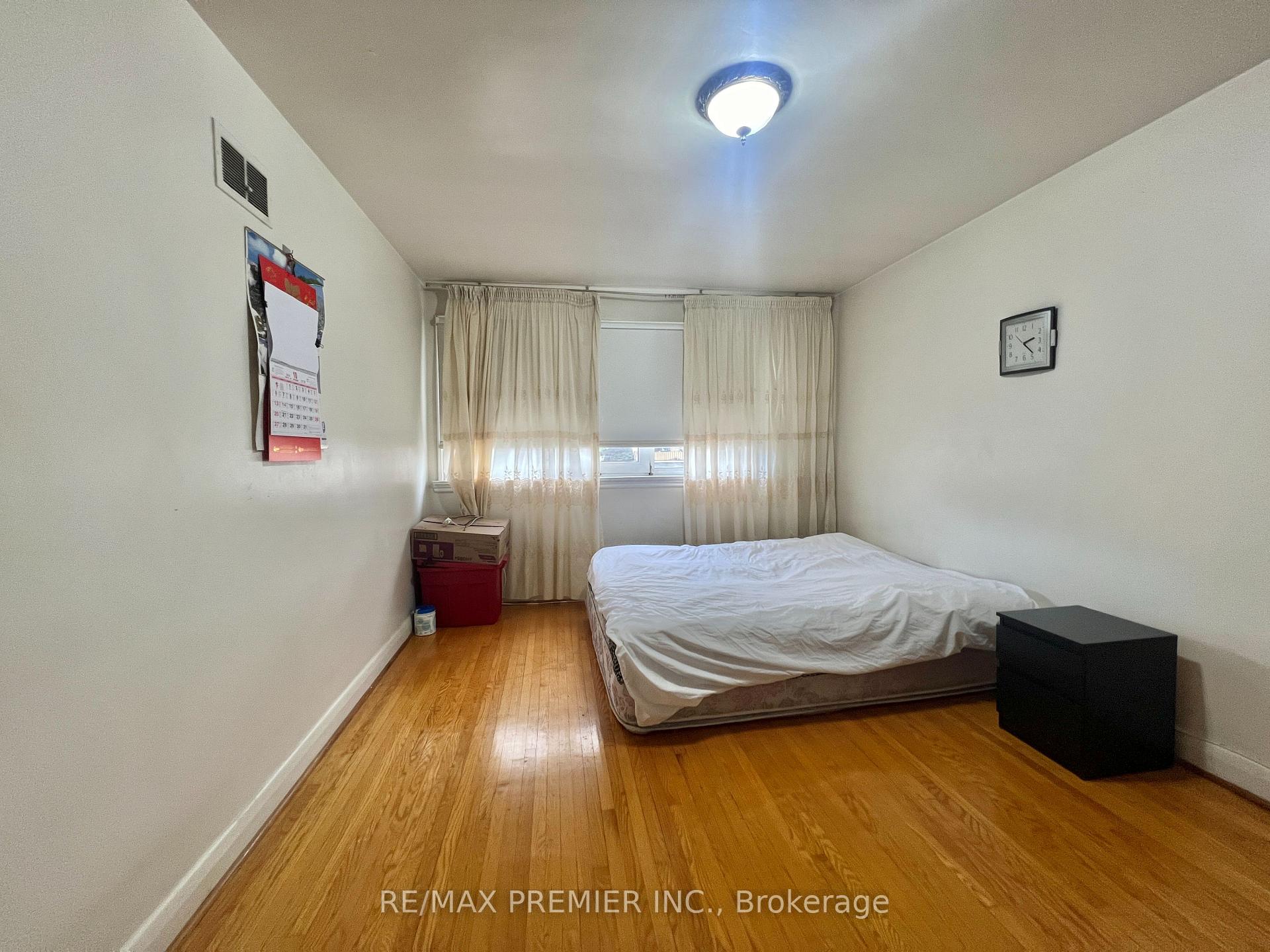 1484 Wilson Ave, Toronto, ON M3M1J7 | 3 Bedroom 2 Bathroom Semi-Detached House | Image 6