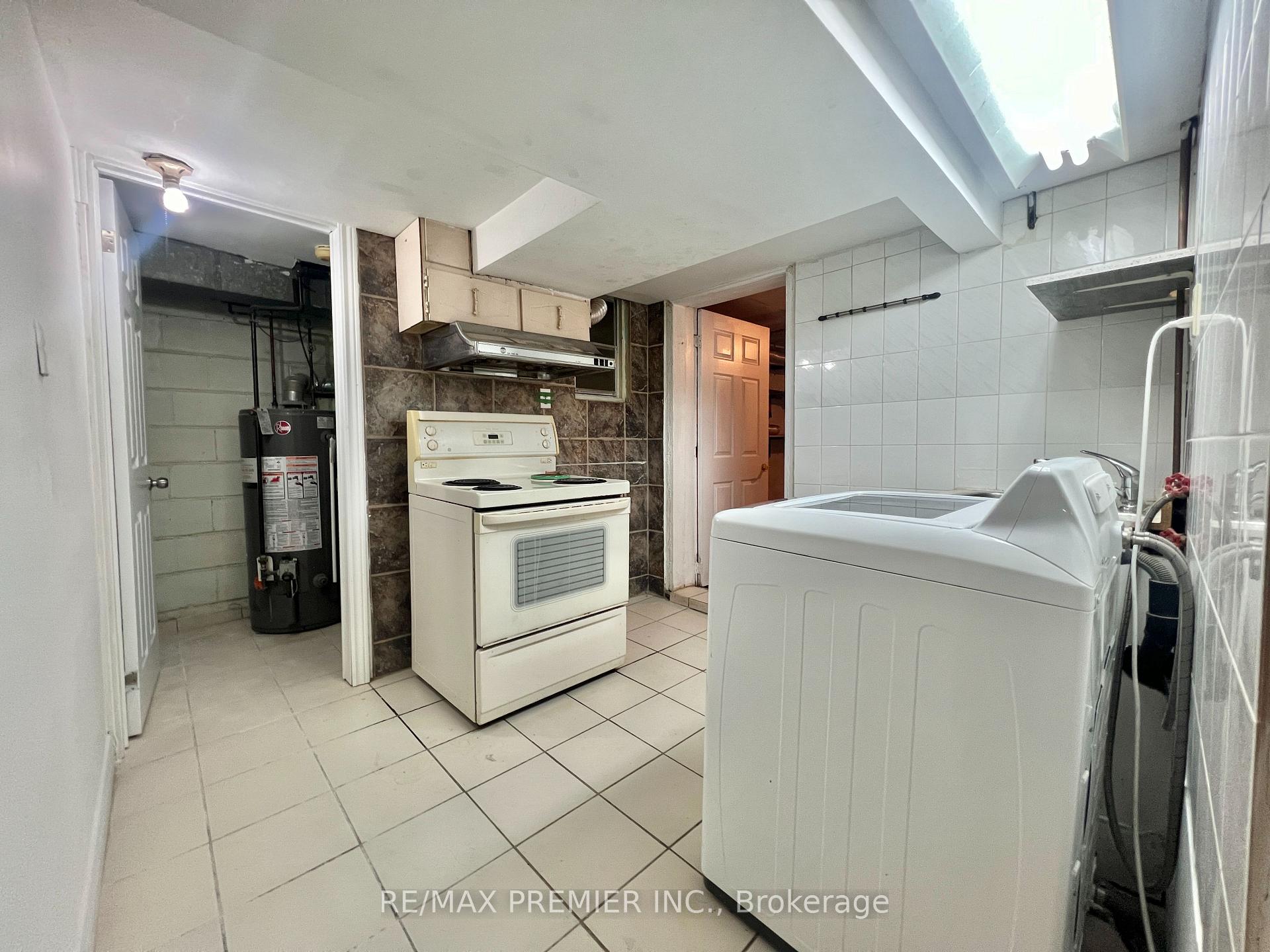 1484 Wilson Ave, Toronto, ON M3M1J7 | 3 Bedroom 2 Bathroom Semi-Detached House | Image 8