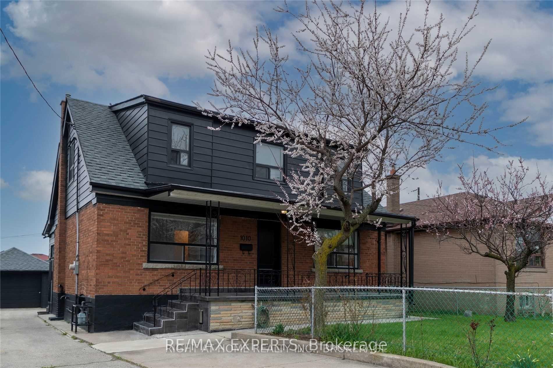 1010 Caledonia Rd, Toronto, ON M6B3Z1 | 4 Bedroom 3 Bathroom Detached House | Image 2