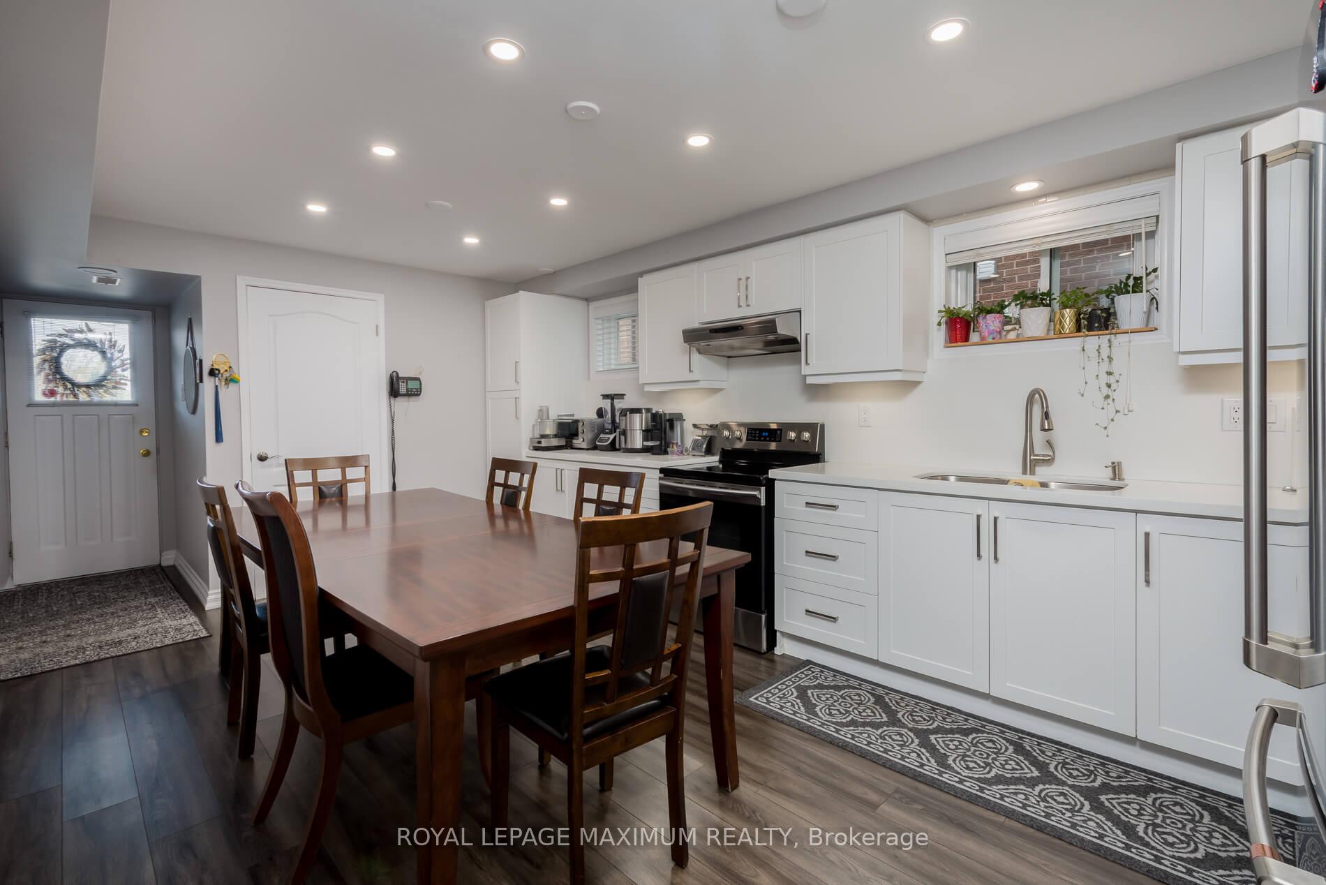 44 Flagstick Crt, Toronto, ON M3J3B8 | 3 Bedroom 2 Bathroom Semi-Detached House | Image 28