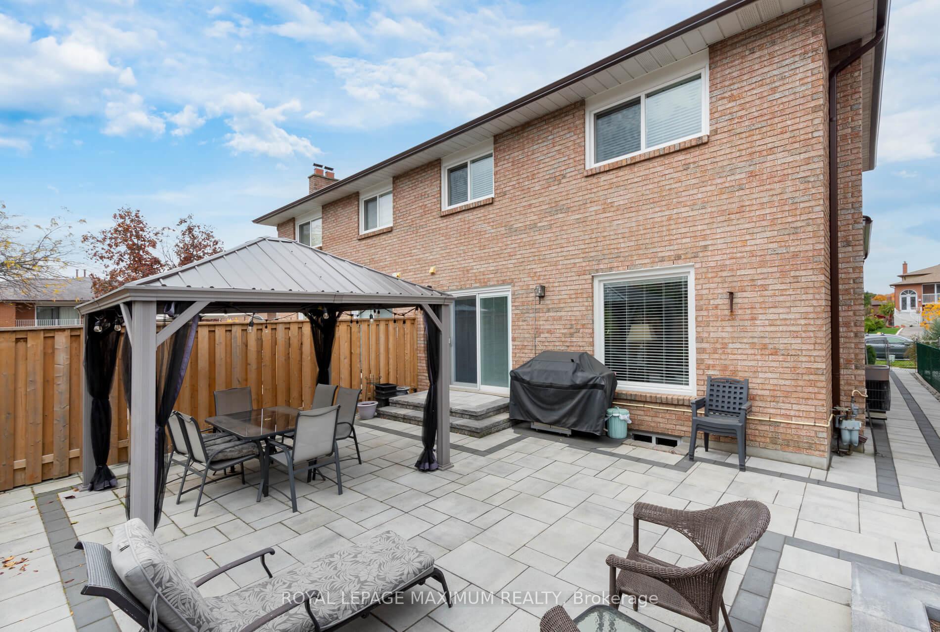 44 Flagstick Crt, Toronto, ON M3J3B8 | 3 Bedroom 2 Bathroom Semi-Detached House | Image 38