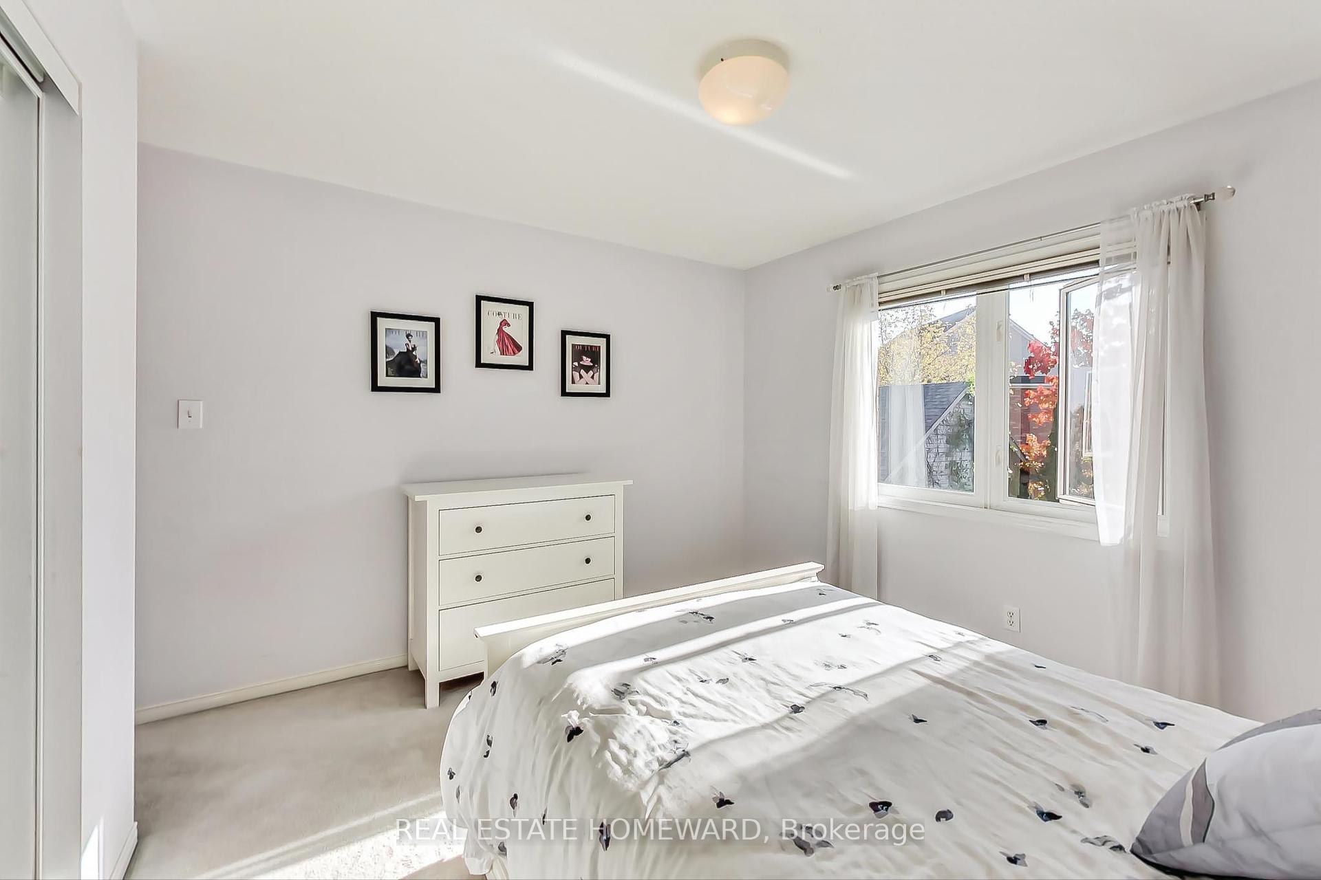 1696 Danthorpe Dr, Mississauga, ON L5N7L2 | 4 Bedroom 3 Bathroom Detached House | Image 26