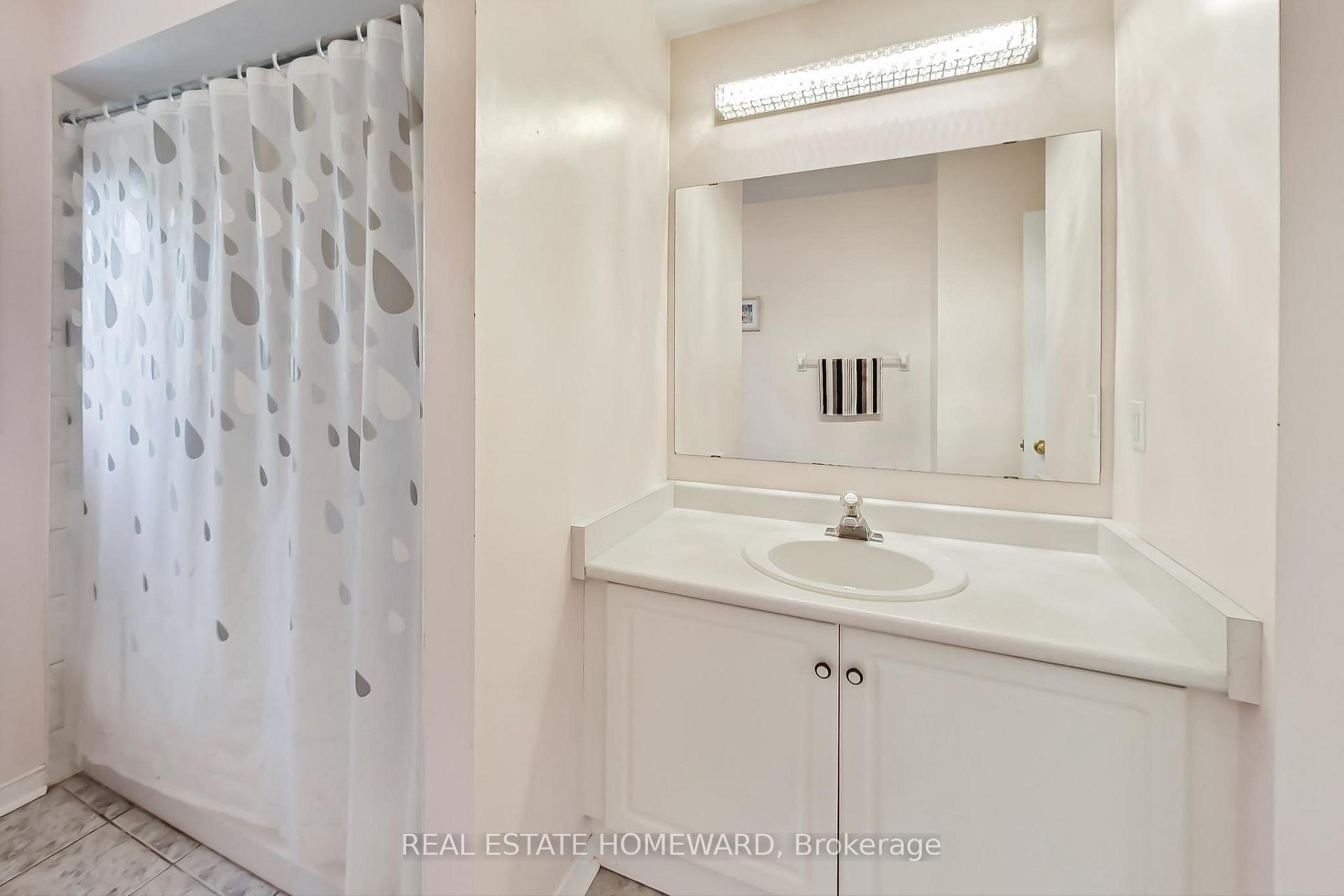 1696 Danthorpe Dr, Mississauga, ON L5N7L2 | 4 Bedroom 3 Bathroom Detached House | Image 29