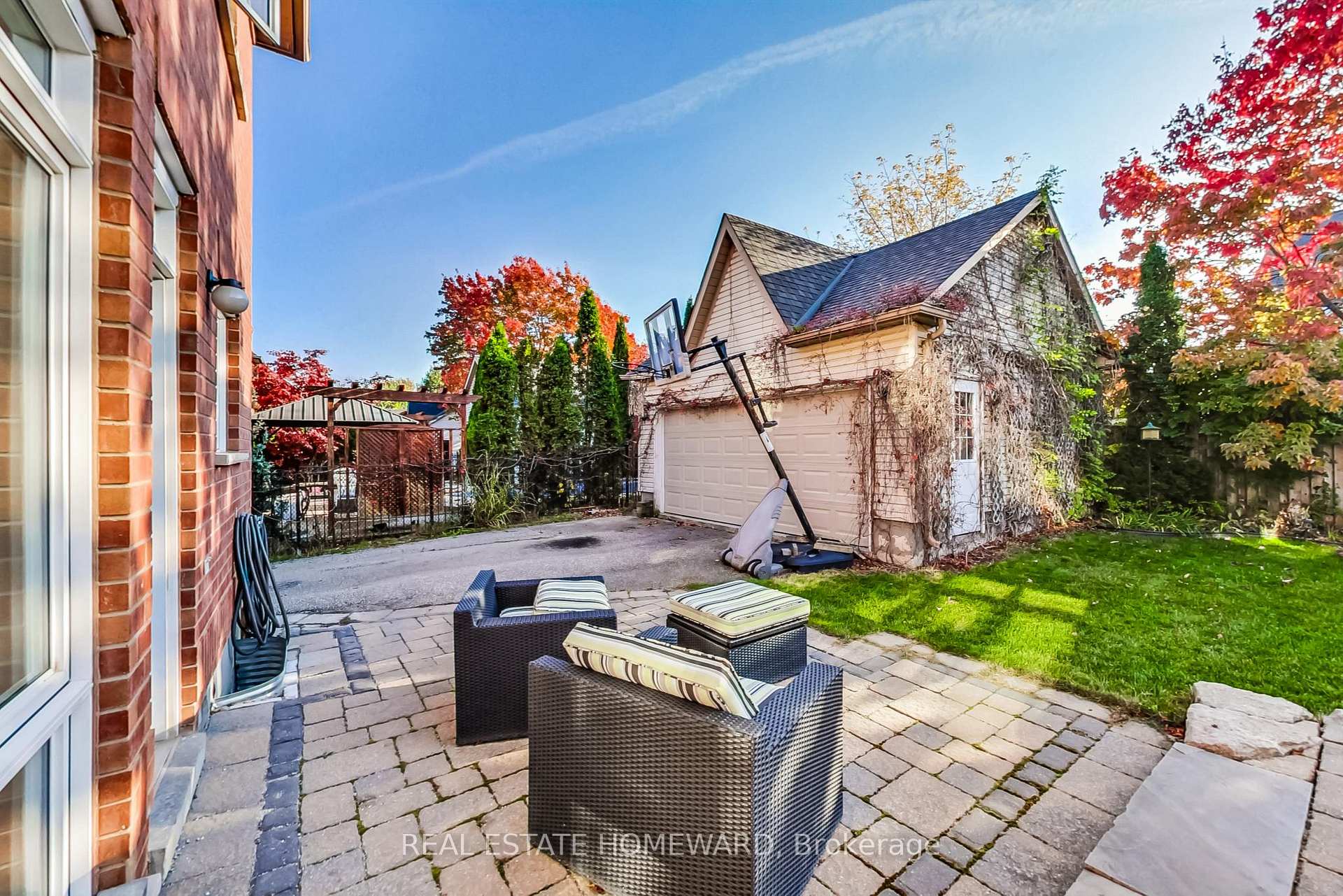 1696 Danthorpe Dr, Mississauga, ON L5N7L2 | 4 Bedroom 3 Bathroom Detached House | Image 34