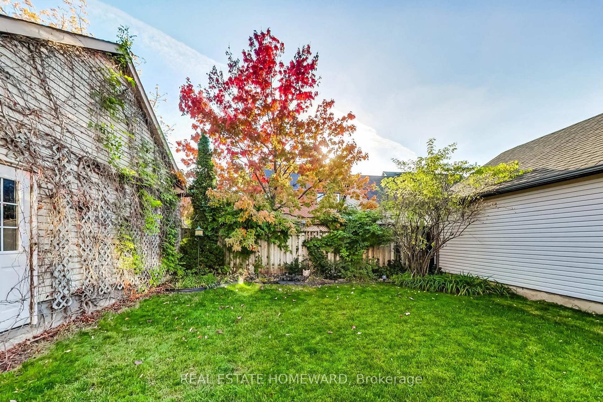 1696 Danthorpe Dr, Mississauga, ON L5N7L2 | 4 Bedroom 3 Bathroom Detached House | Image 38