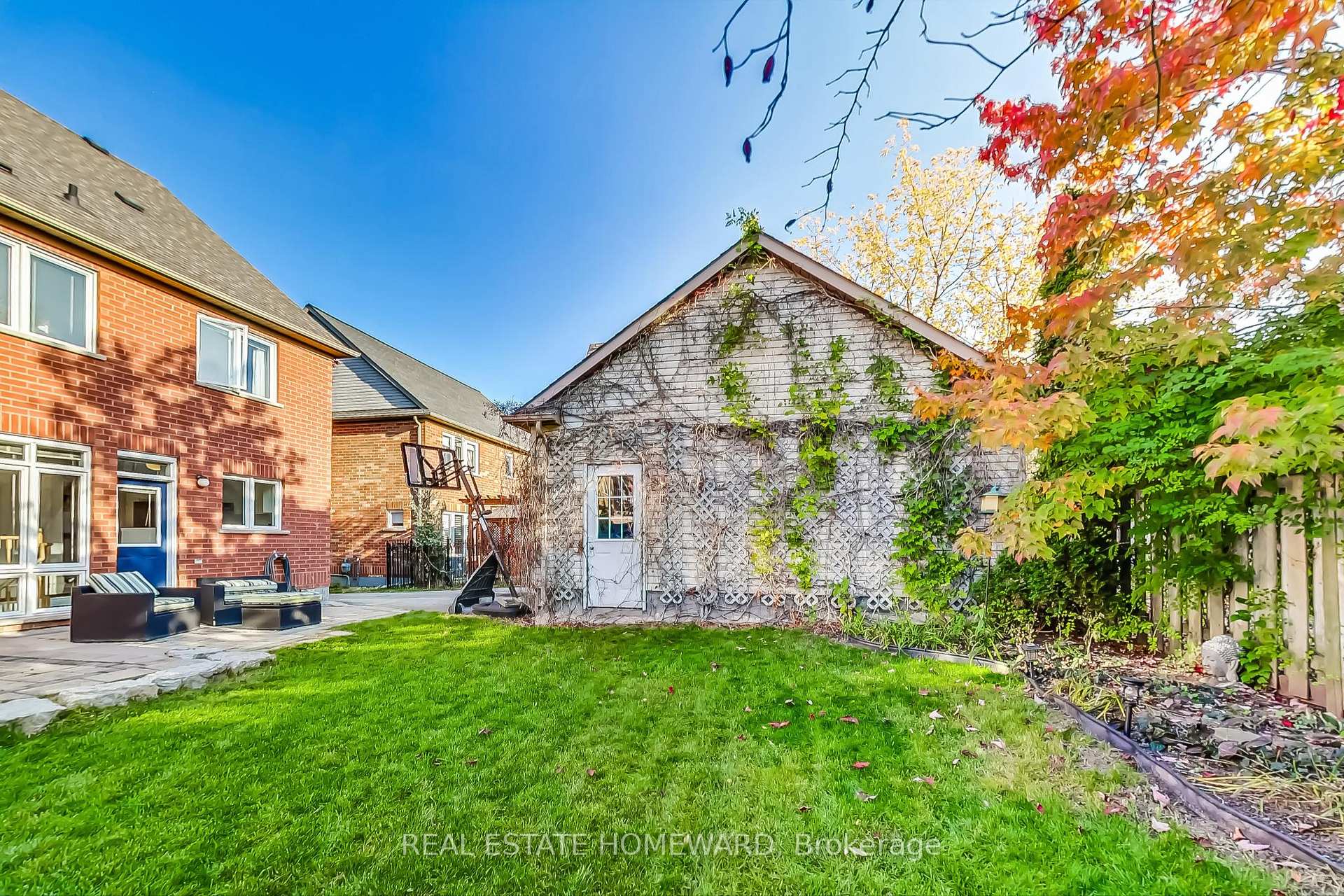 1696 Danthorpe Dr, Mississauga, ON L5N7L2 | 4 Bedroom 3 Bathroom Detached House | Image 39