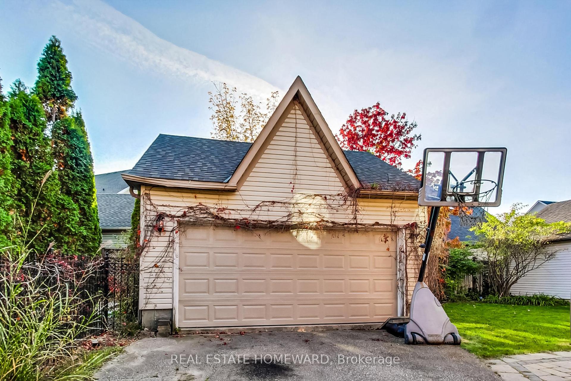 1696 Danthorpe Dr, Mississauga, ON L5N7L2 | 4 Bedroom 3 Bathroom Detached House | Image 40