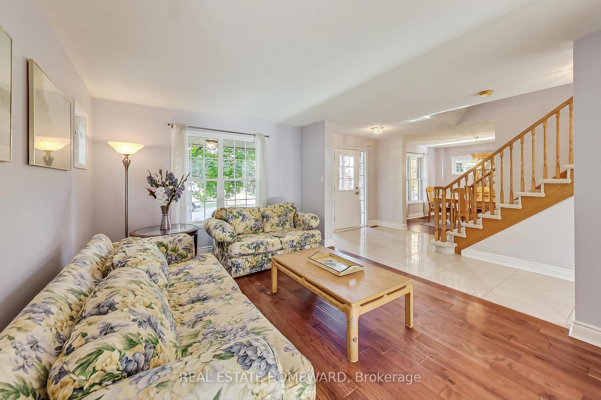 1696 Danthorpe Dr, Mississauga, ON L5N7L2 | 4 Bedroom 3 Bathroom Detached House | Image 5