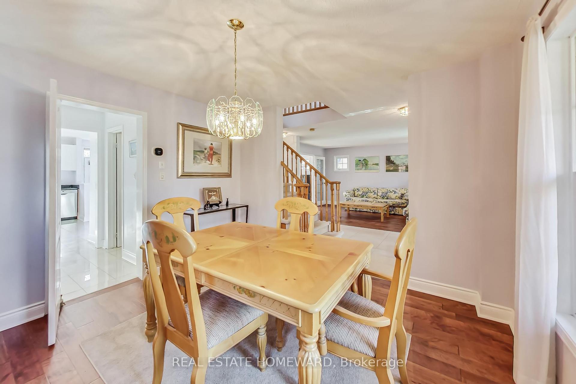 1696 Danthorpe Dr, Mississauga, ON L5N7L2 | 4 Bedroom 3 Bathroom Detached House | Image 9