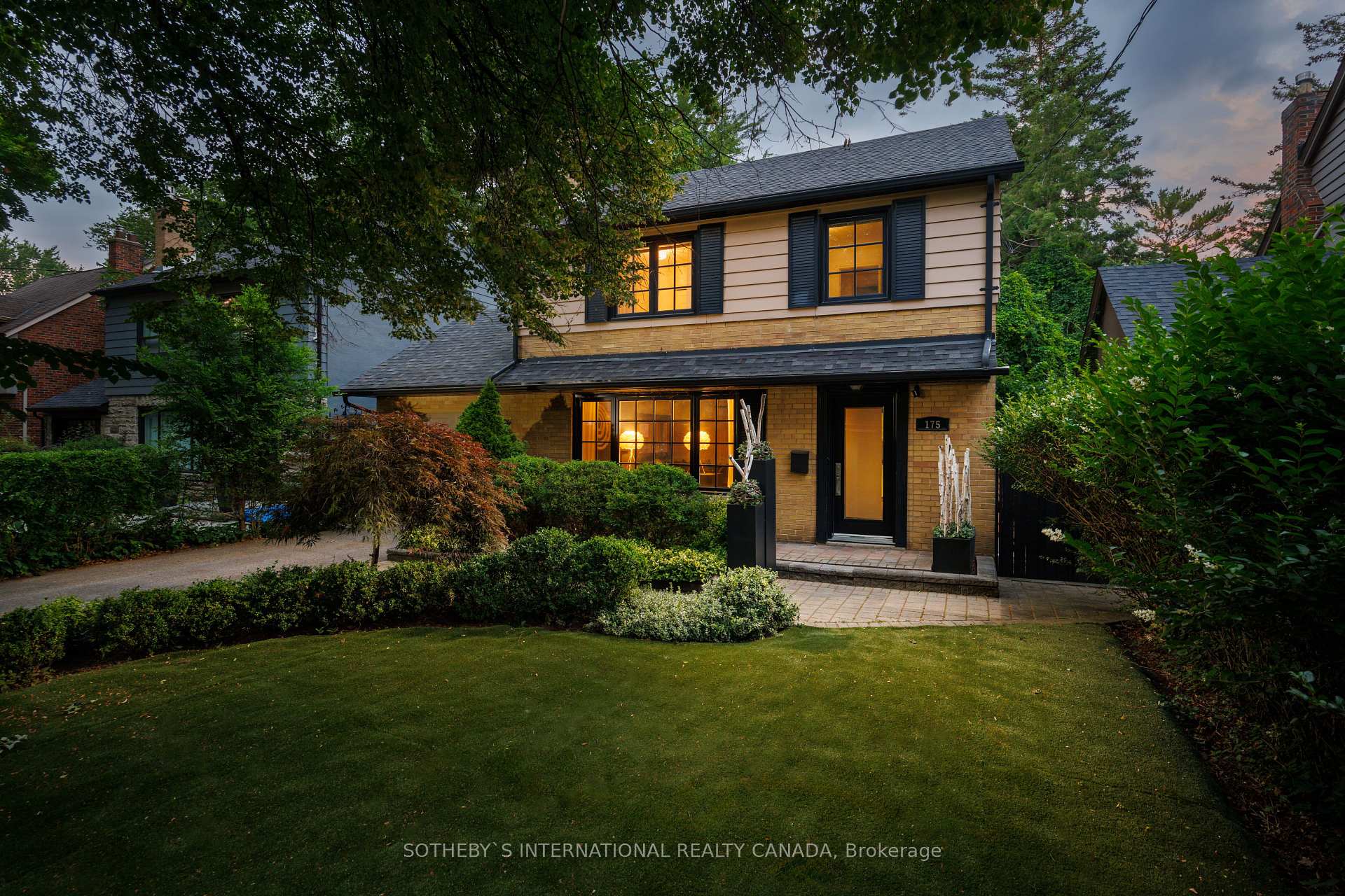 175 Prince Edward Dr S, Toronto, ON M8Y3W7 | 3 Bedroom 2 Bathroom Detached House | Image 1