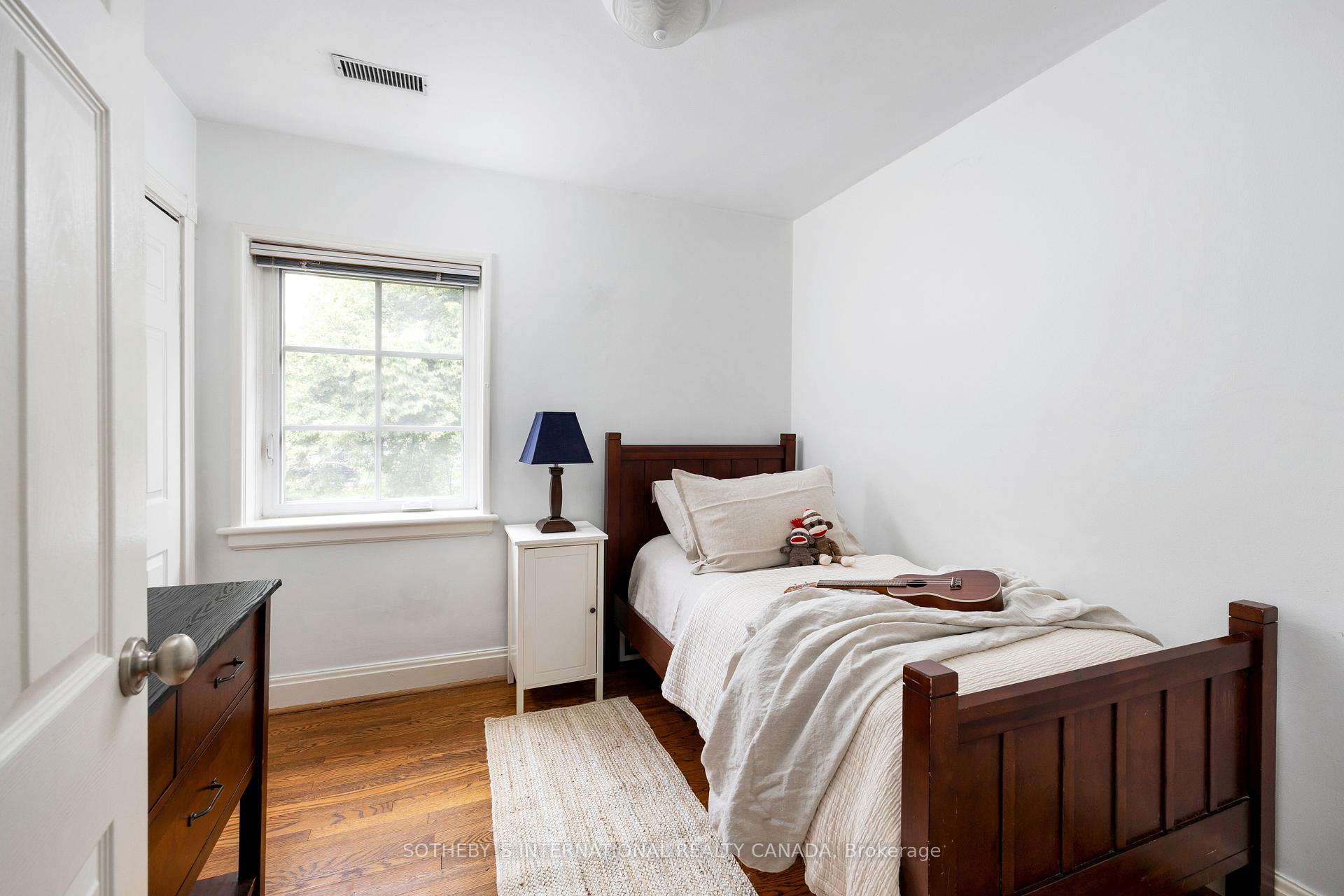 175 Prince Edward Dr S, Toronto, ON M8Y3W7 | 3 Bedroom 2 Bathroom Detached House | Image 14