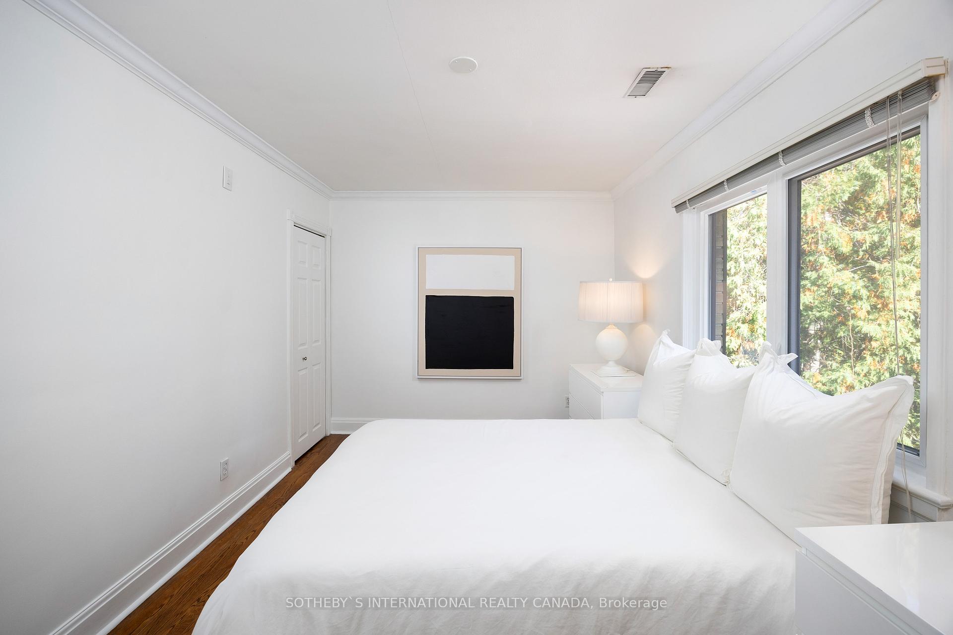 175 Prince Edward Dr S, Toronto, ON M8Y3W7 | 3 Bedroom 2 Bathroom Detached House | Image 17