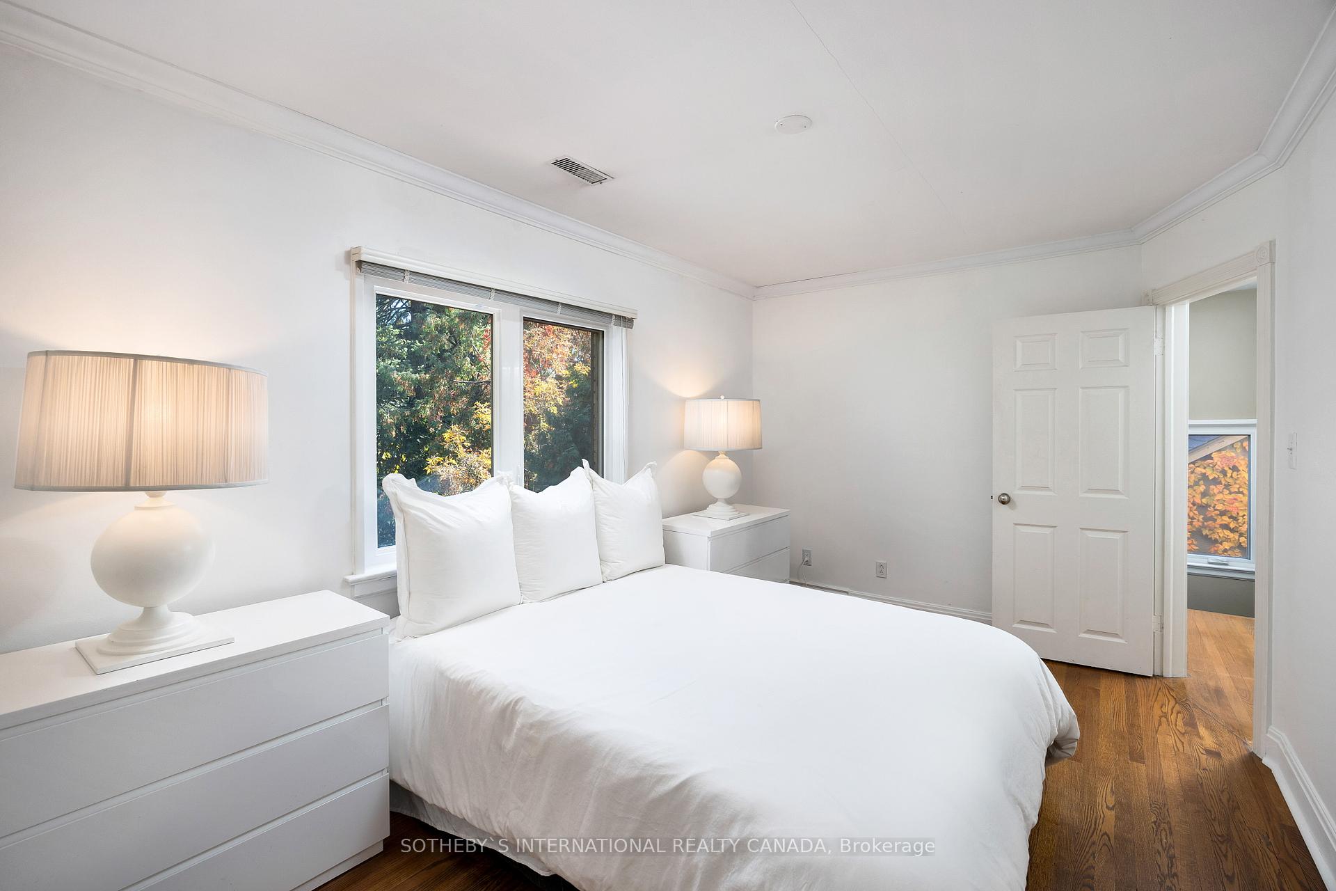 175 Prince Edward Dr S, Toronto, ON M8Y3W7 | 3 Bedroom 2 Bathroom Detached House | Image 18