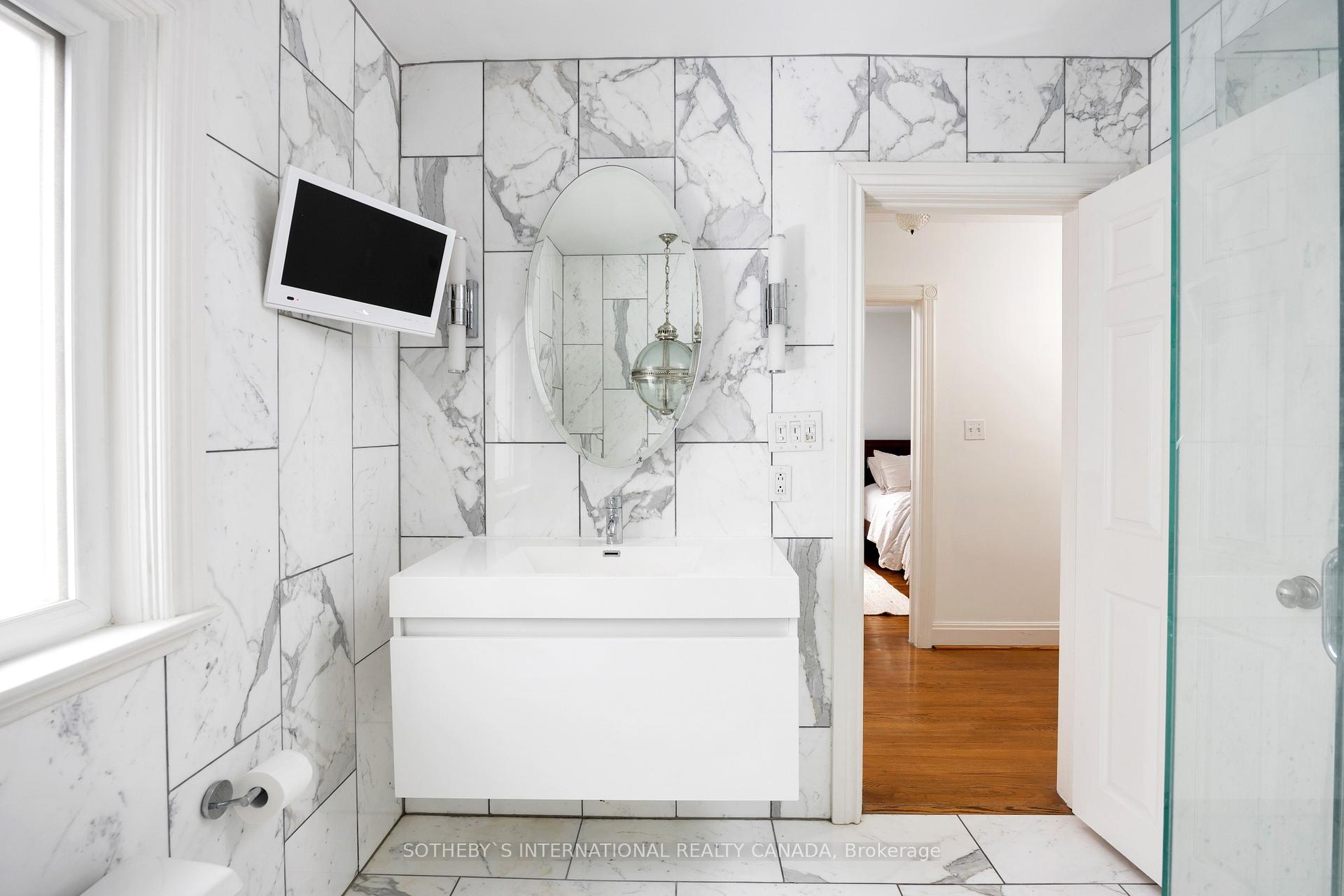 175 Prince Edward Dr S, Toronto, ON M8Y3W7 | 3 Bedroom 2 Bathroom Detached House | Image 20