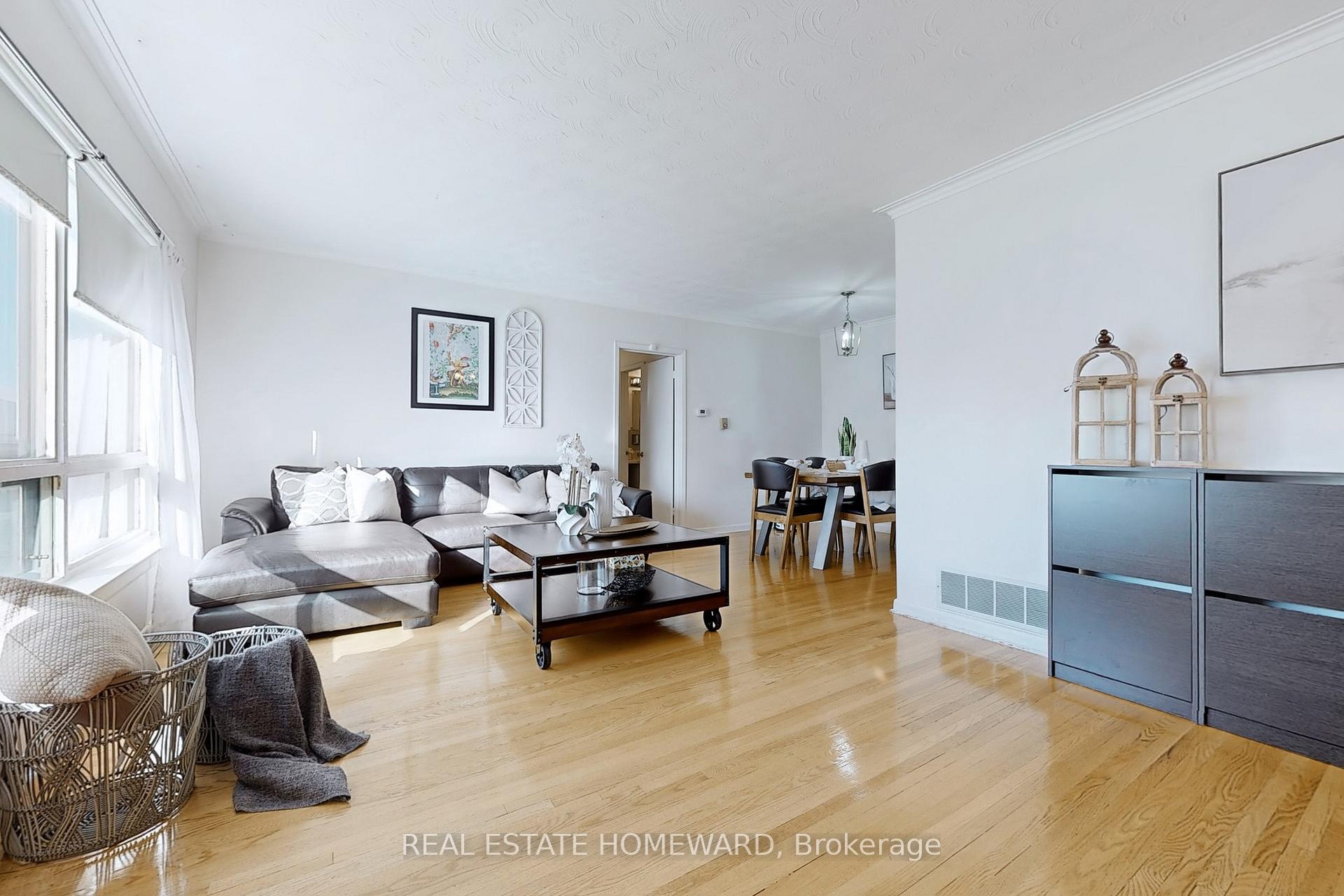 16 Thwaite Ave, Toronto, ON M3L2C7 | 3 Bedroom 2 Bathroom Semi-Detached House | Image 10