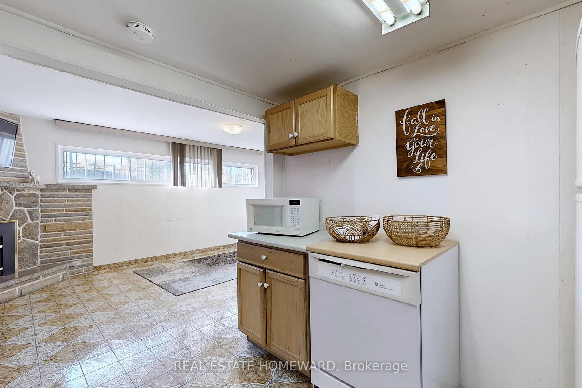 16 Thwaite Ave, Toronto, ON M3L2C7 | 3 Bedroom 2 Bathroom Semi-Detached House | Image 29