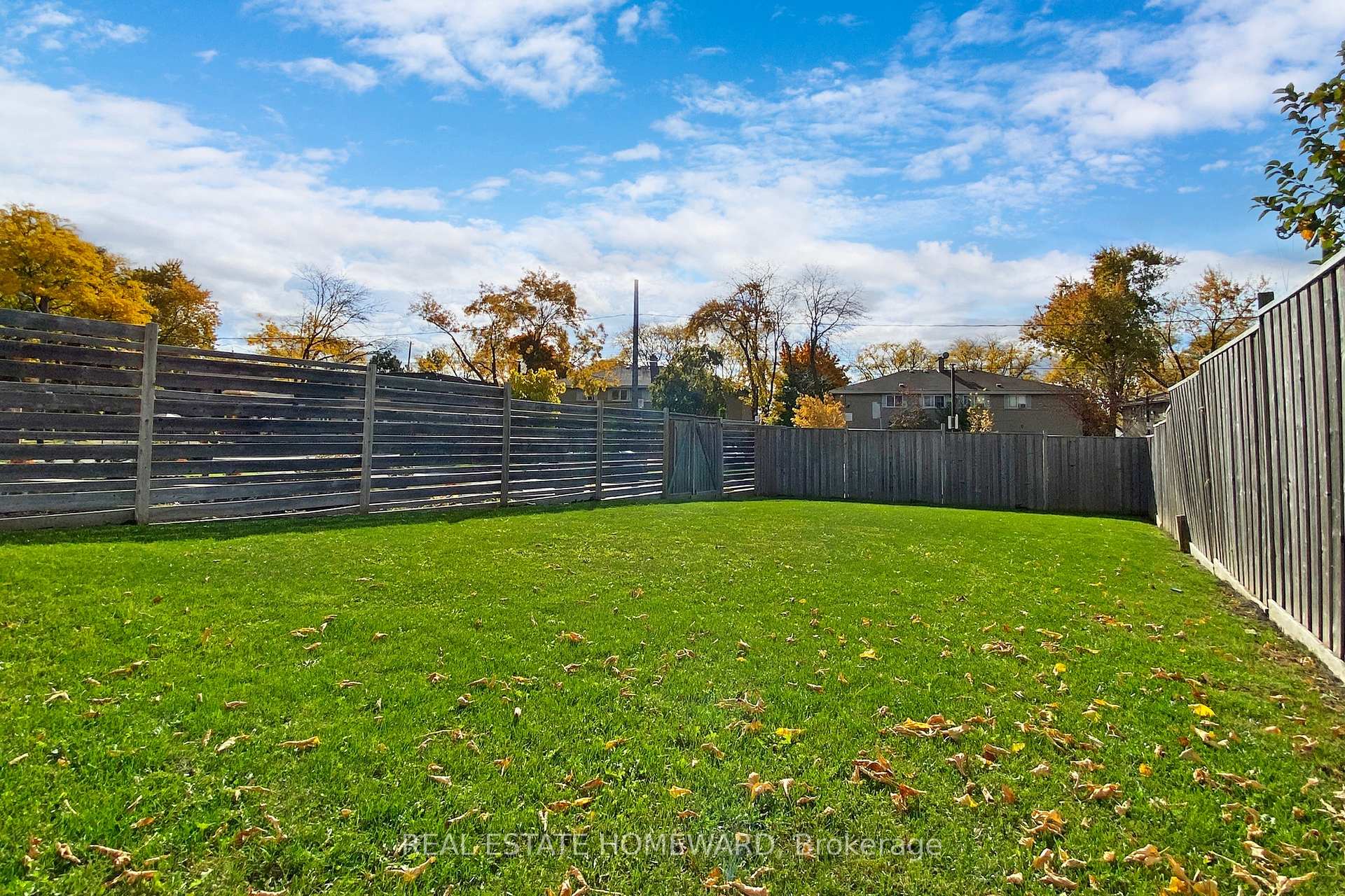 16 Thwaite Ave, Toronto, ON M3L2C7 | 3 Bedroom 2 Bathroom Semi-Detached House | Image 38