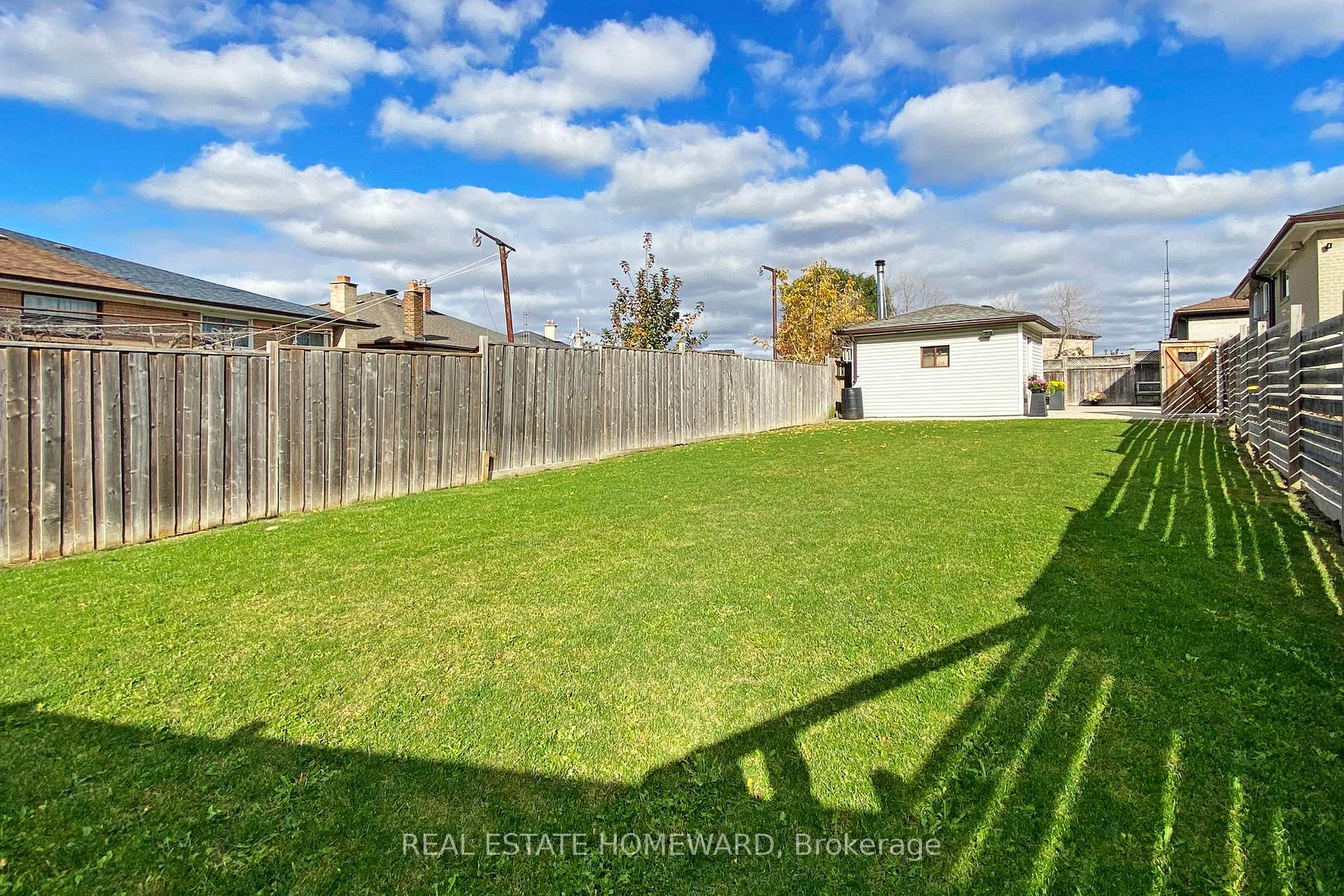 16 Thwaite Ave, Toronto, ON M3L2C7 | 3 Bedroom 2 Bathroom Semi-Detached House | Image 39