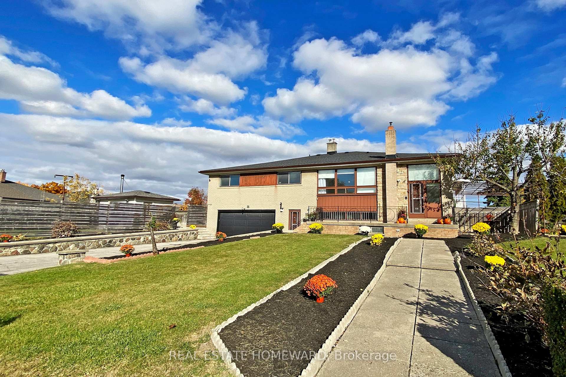 16 Thwaite Ave, Toronto, ON M3L2C7 | 3 Bedroom 2 Bathroom Semi-Detached House | Image 6