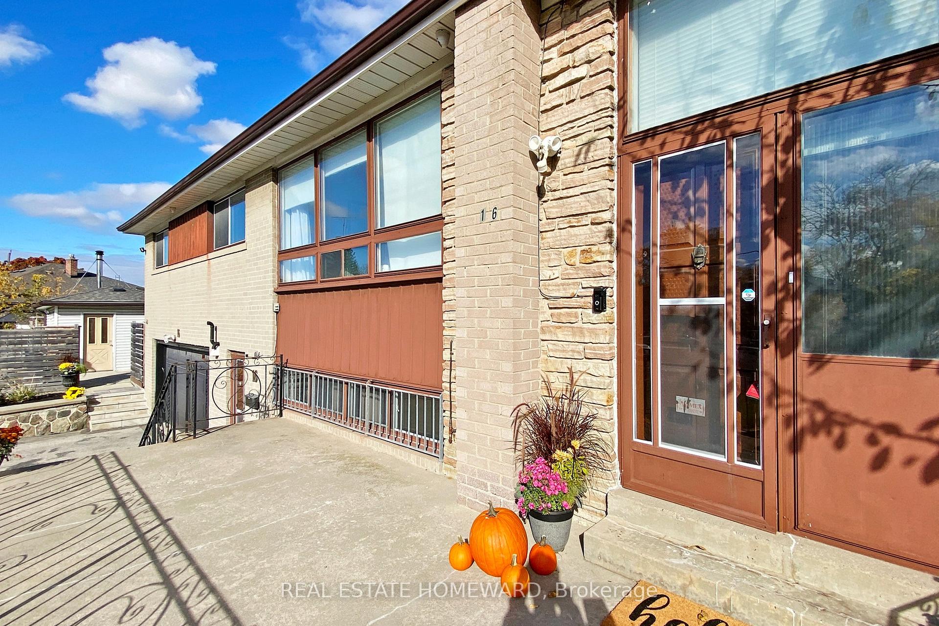 16 Thwaite Ave, Toronto, ON M3L2C7 | 3 Bedroom 2 Bathroom Semi-Detached House | Image 8