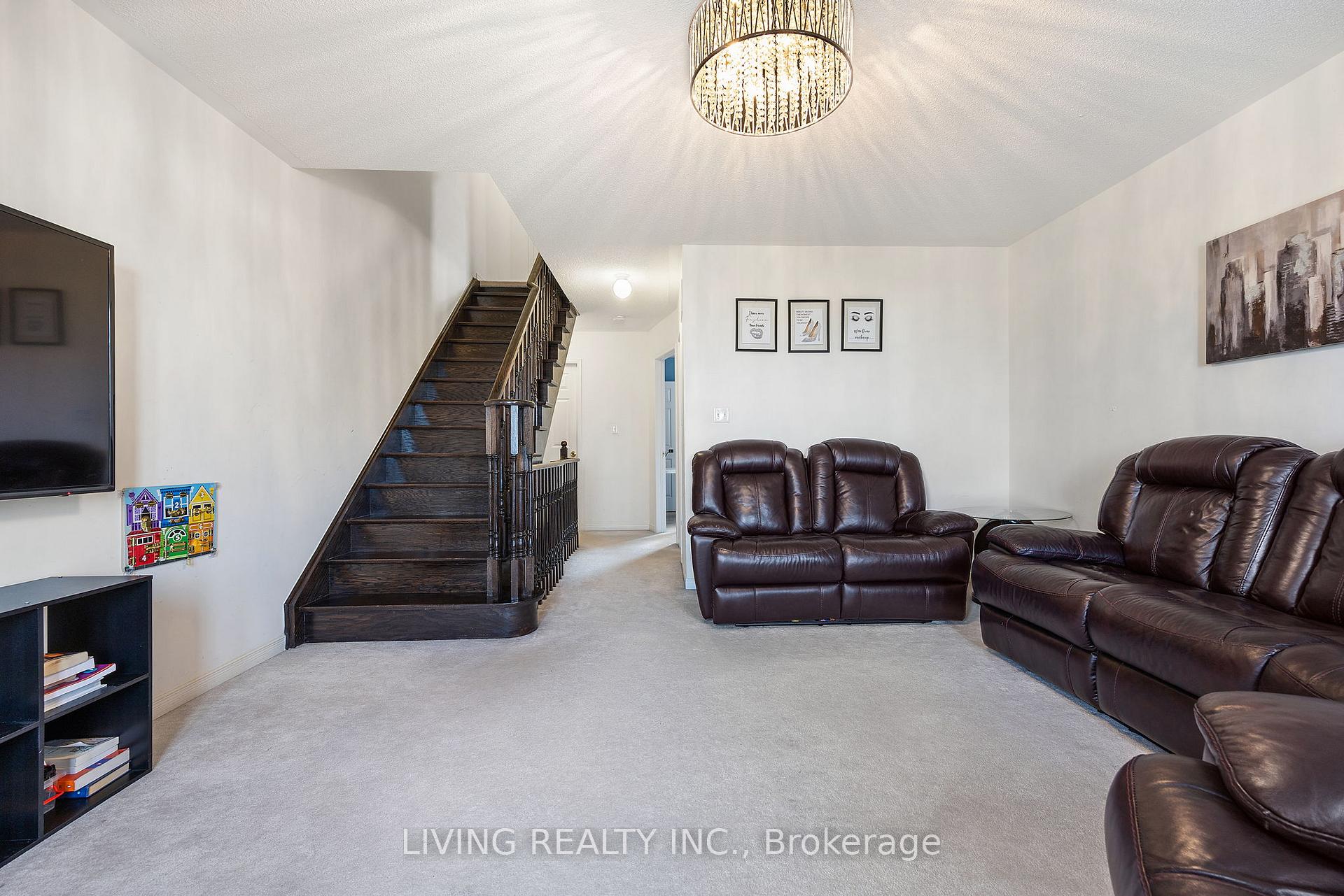 225 Torbarrie Rd, Toronto, ON M3L0E4 | 3 Bedroom 4 Bathroom Freehold Townhouse | Image 16