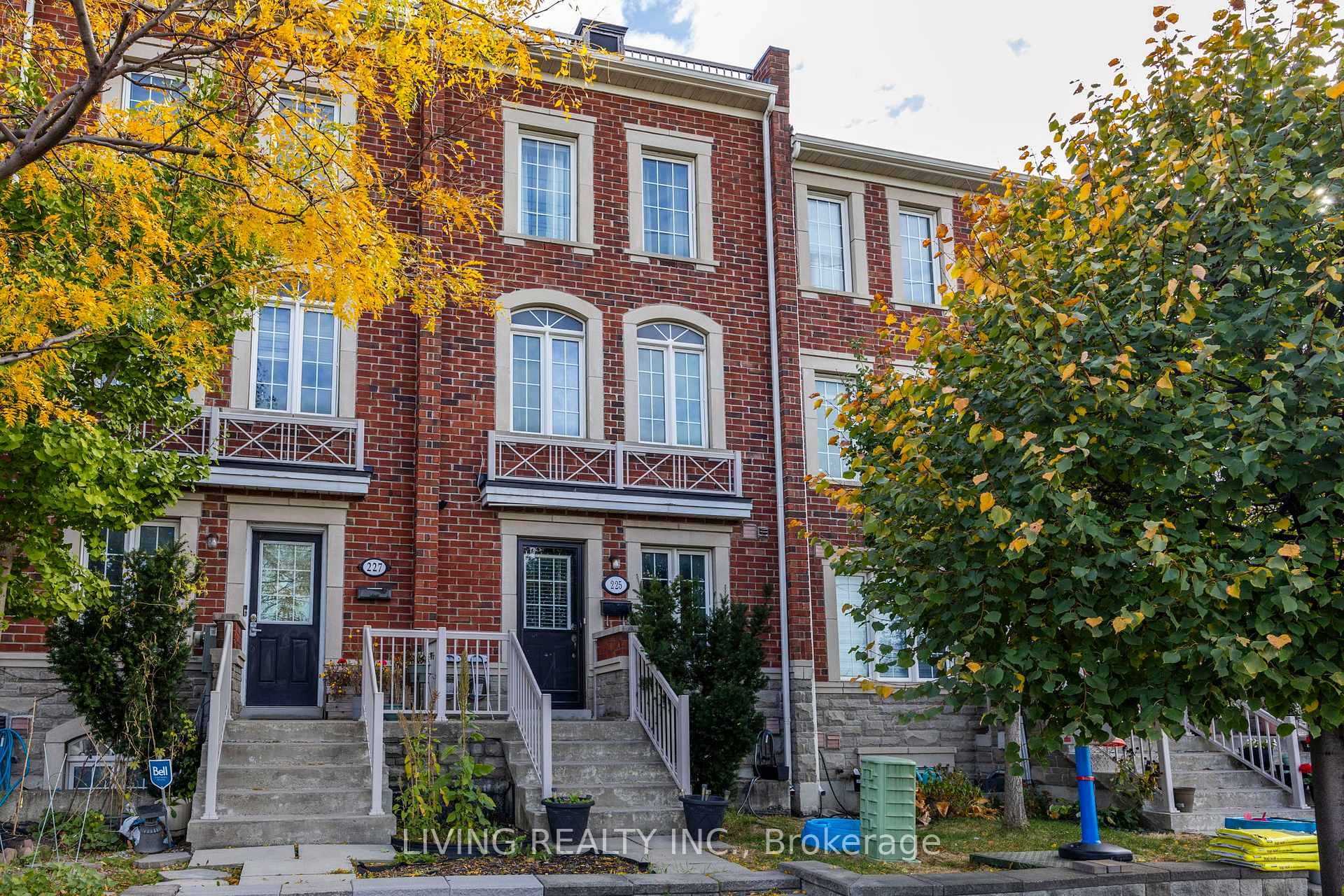 225 Torbarrie Rd, Toronto, ON M3L0E4 | 3 Bedroom 4 Bathroom Freehold Townhouse | Image 32