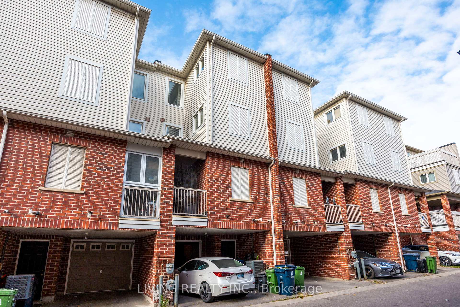 225 Torbarrie Rd, Toronto, ON M3L0E4 | 3 Bedroom 4 Bathroom Freehold Townhouse | Image 38