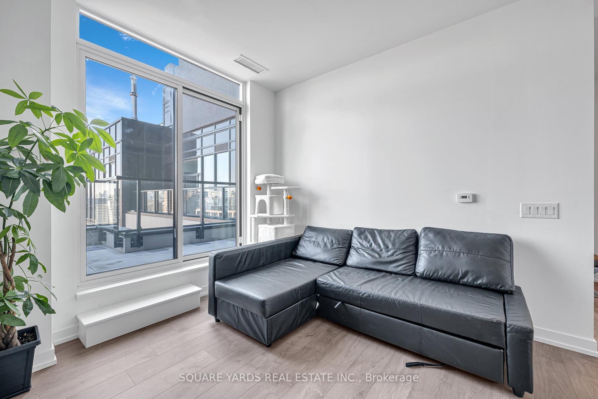 #PH01 - 270 Dufferin St, Toronto, ON M6K0H8 | 2 Bedroom 2 Bathroom Condo Apt | Image 11