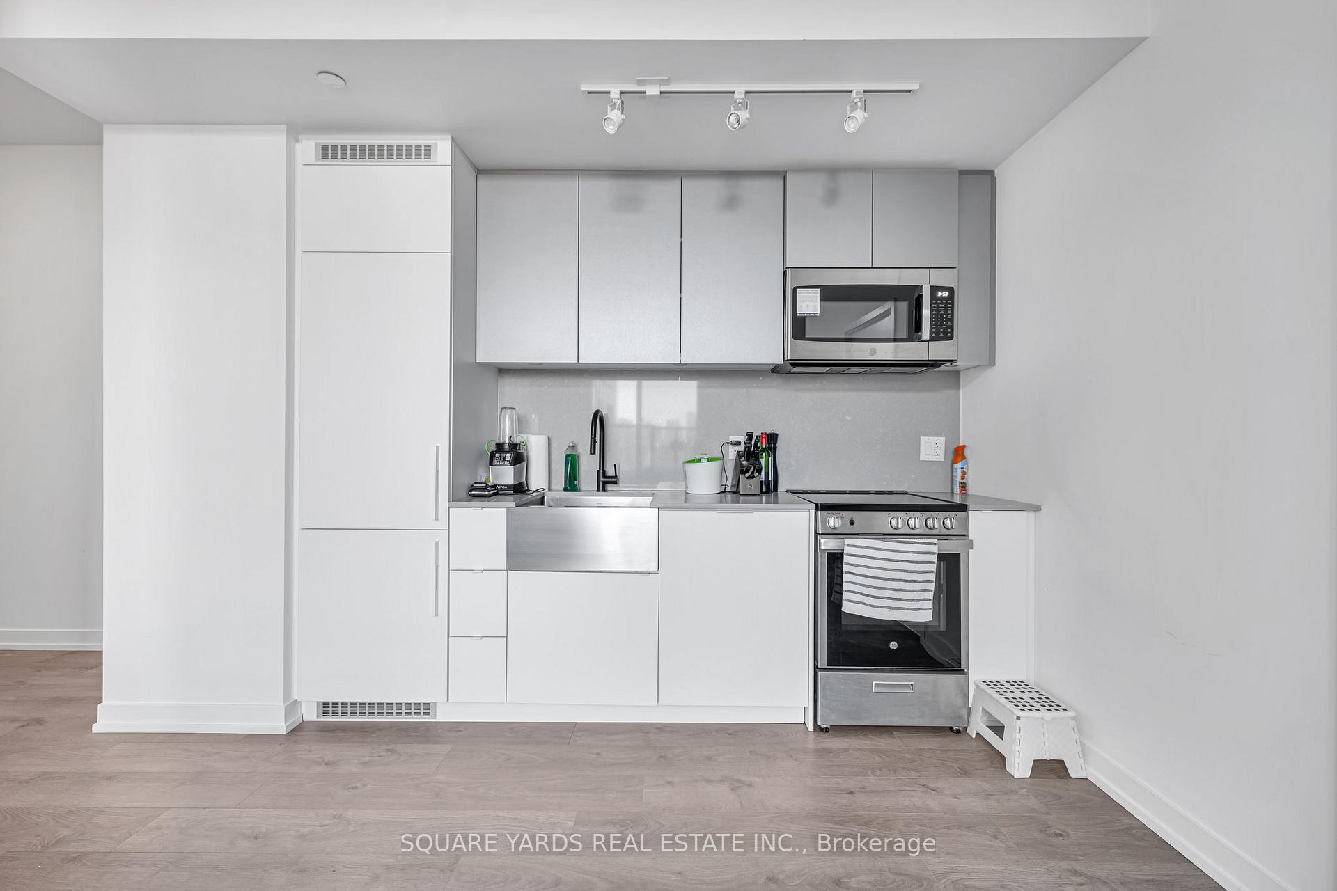 #PH01 - 270 Dufferin St, Toronto, ON M6K0H8 | 2 Bedroom 2 Bathroom Condo Apt | Image 12