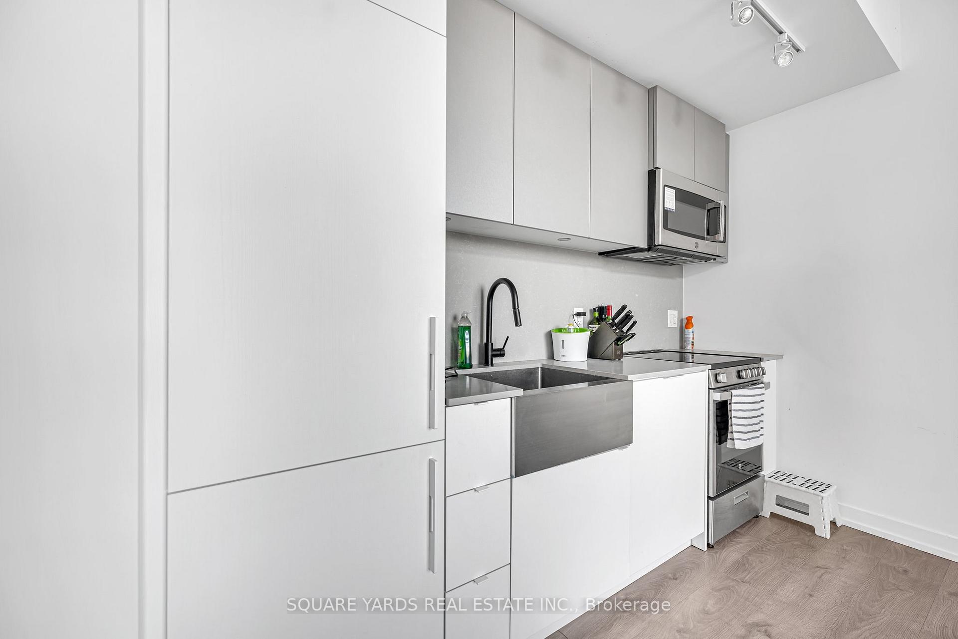 #PH01 - 270 Dufferin St, Toronto, ON M6K0H8 | 2 Bedroom 2 Bathroom Condo Apt | Image 13