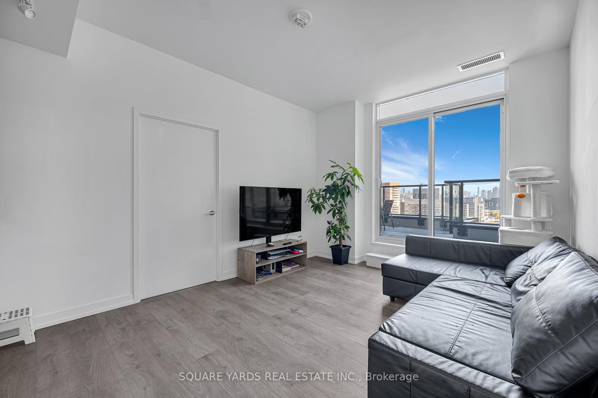 #PH01 - 270 Dufferin St, Toronto, ON M6K0H8 | 2 Bedroom 2 Bathroom Condo Apt | Image 7