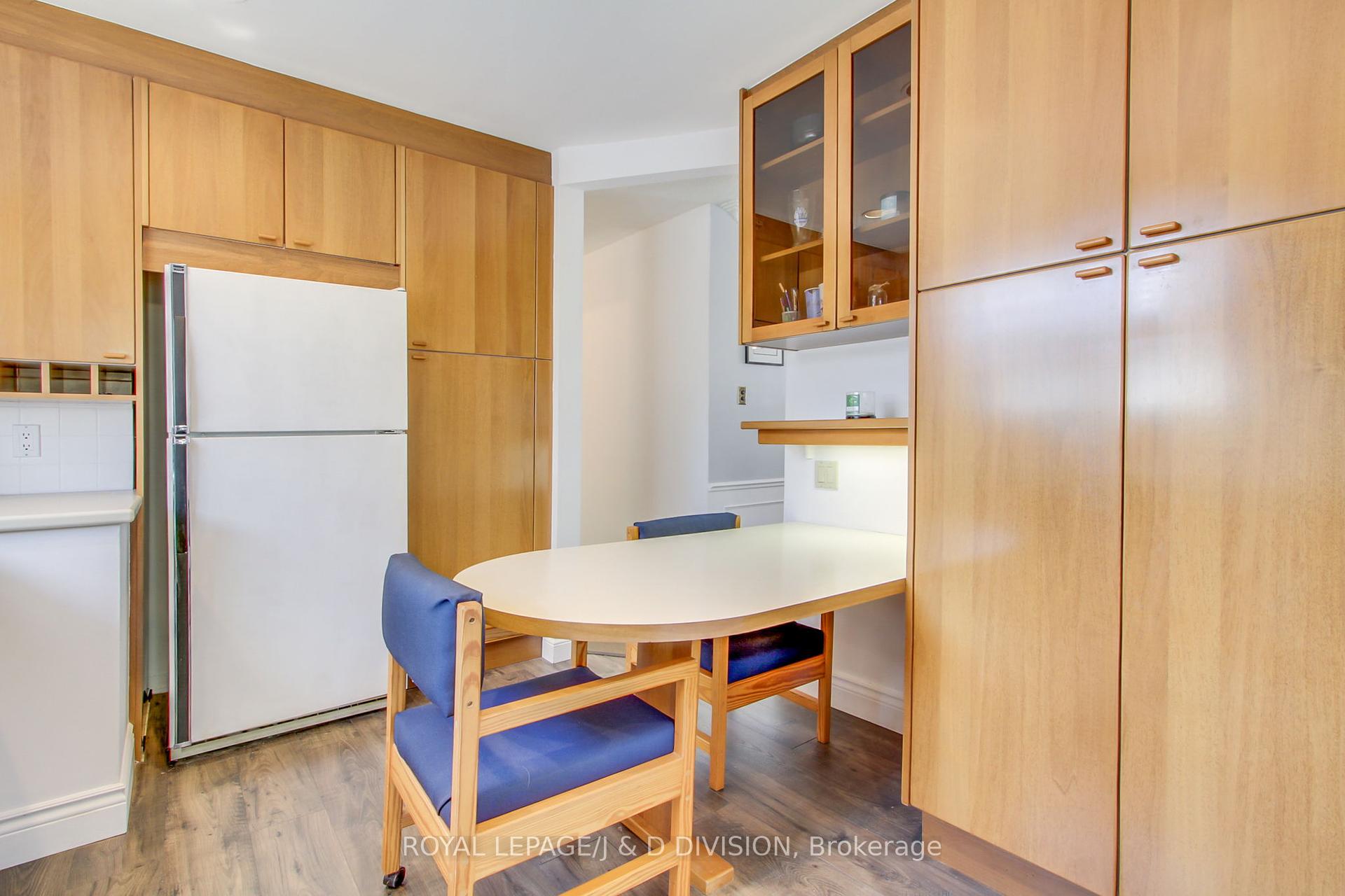 22 Dashwood Cres, Toronto, ON M9V2N8 | 3 Bedroom 2 Bathroom Detached House | Image 16