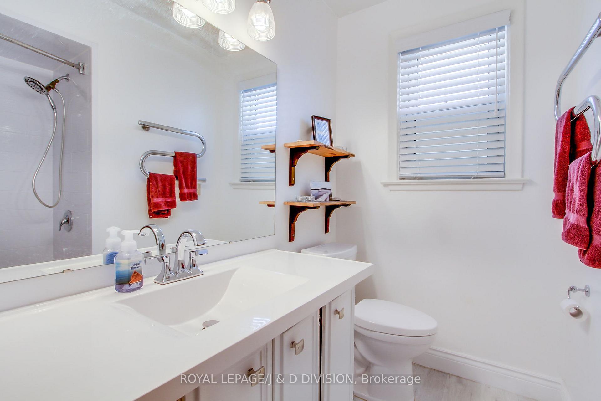 22 Dashwood Cres, Toronto, ON M9V2N8 | 3 Bedroom 2 Bathroom Detached House | Image 24