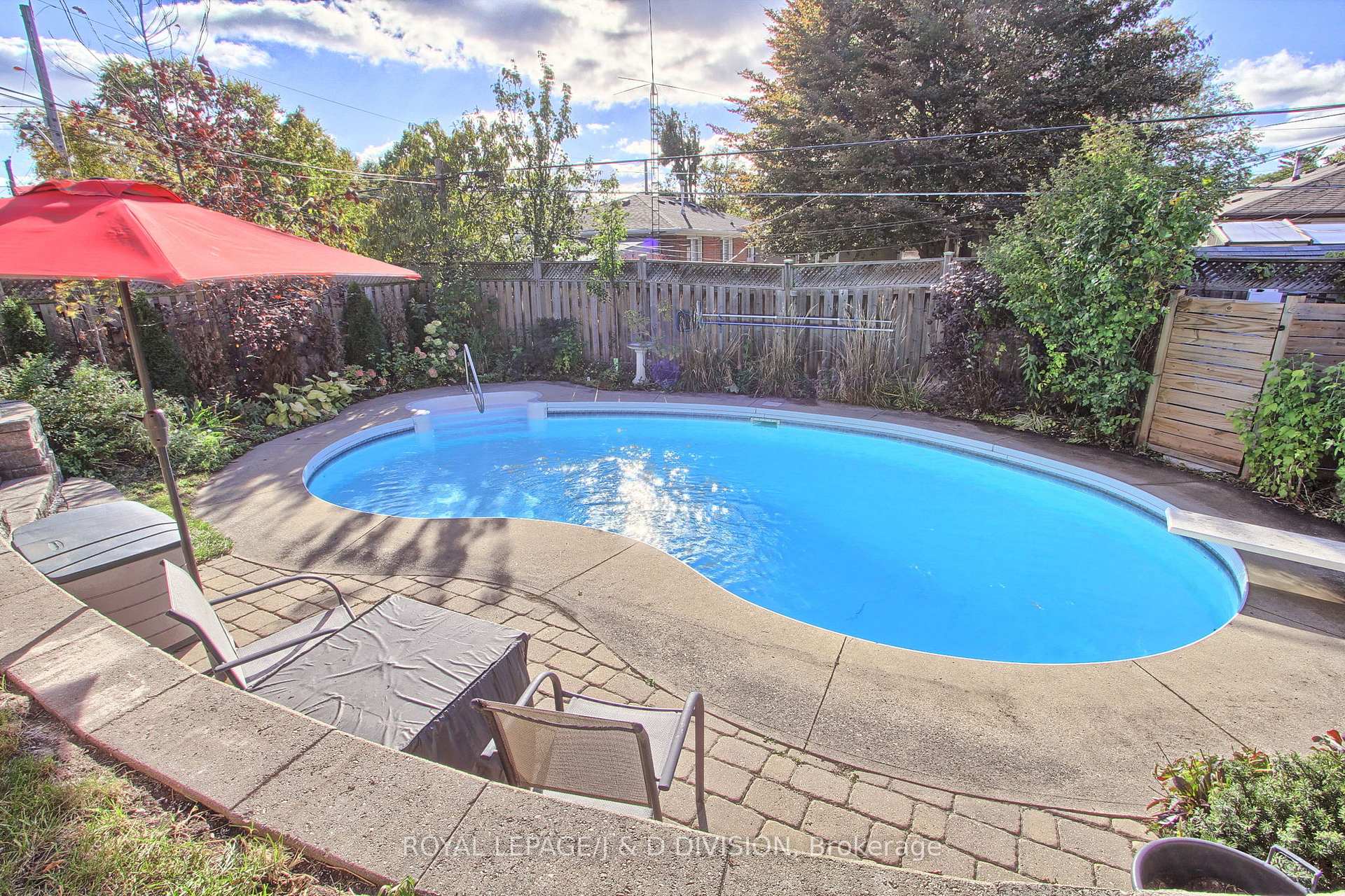 22 Dashwood Cres, Toronto, ON M9V2N8 | 3 Bedroom 2 Bathroom Detached House | Image 32