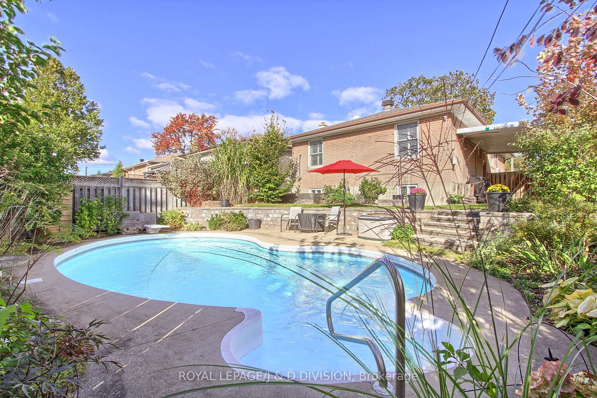 22 Dashwood Cres, Toronto, ON M9V2N8 | 3 Bedroom 2 Bathroom Detached House | Image 33