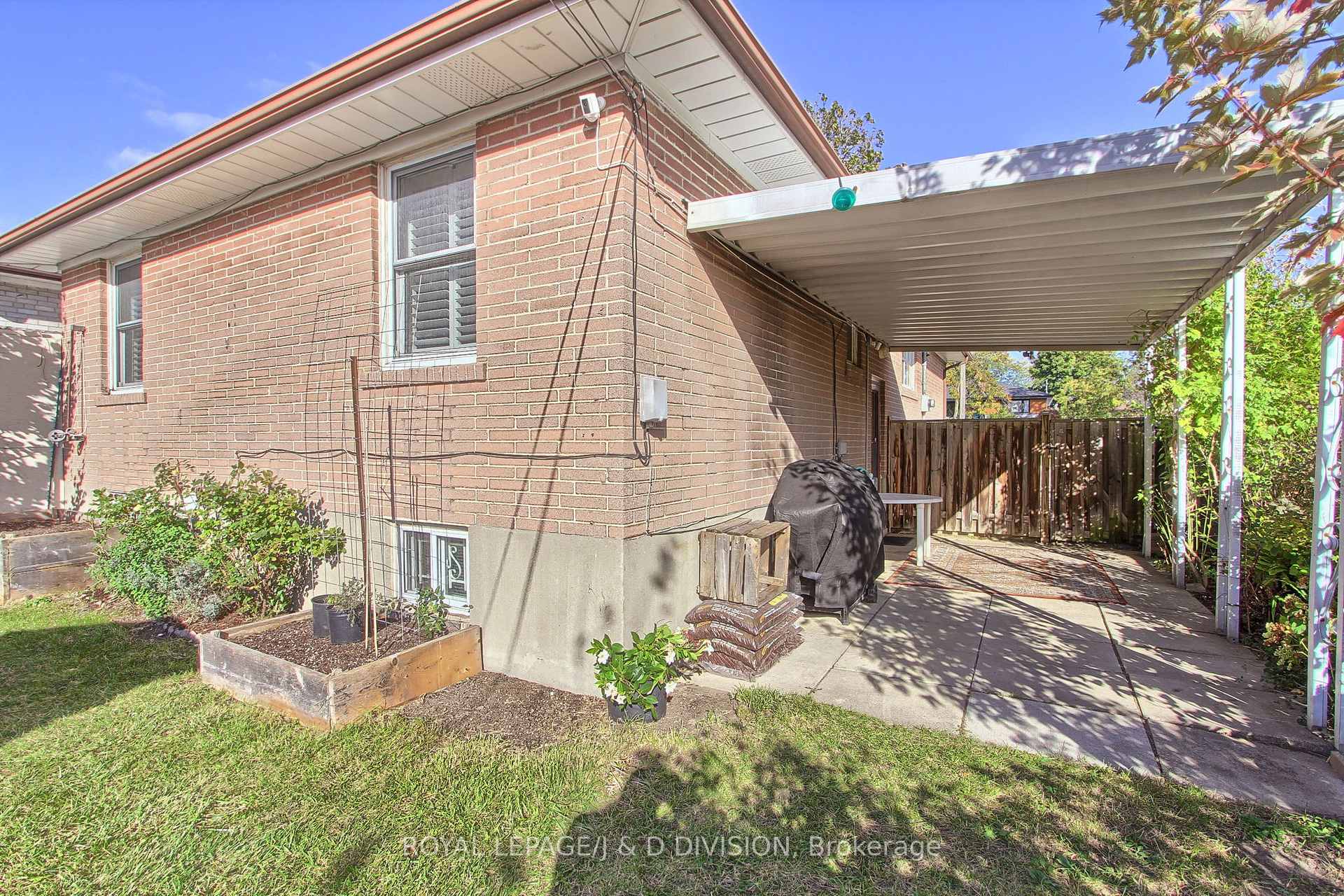 22 Dashwood Cres, Toronto, ON M9V2N8 | 3 Bedroom 2 Bathroom Detached House | Image 34