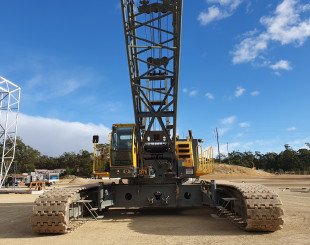 2009 Kobelco 7250 2F front