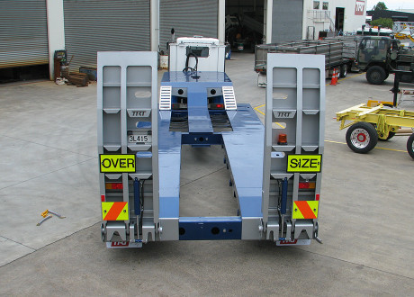 Tri Axle Widening Low Loader clear cut