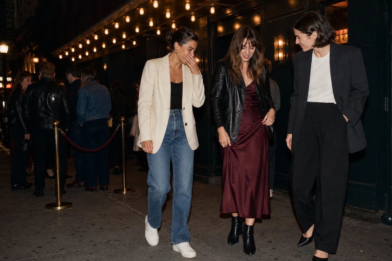 What to Wear to a Comedy Show: 6 Easy Outfit Ideas