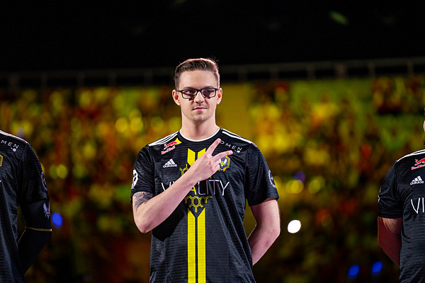 Fnatic našli náhradu za Capse, Kikis a kaSing mění dres, Vitality vítá korejského junglera