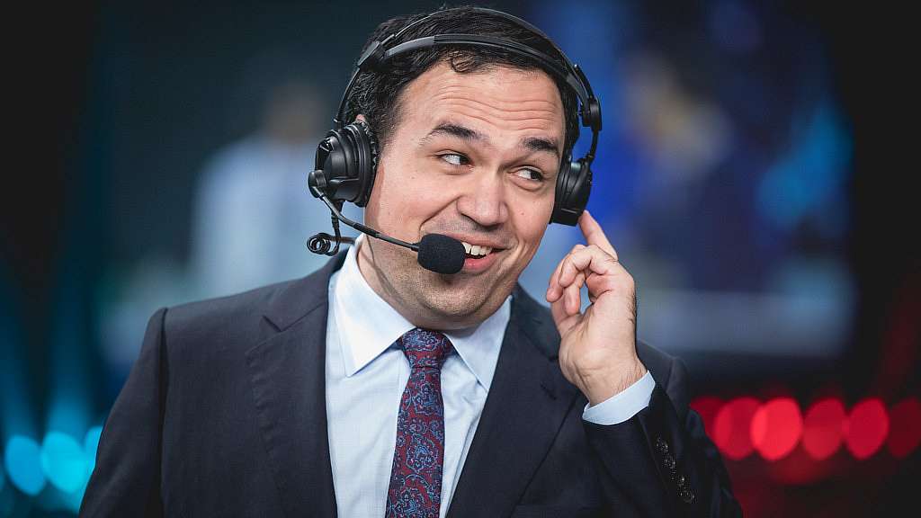 Papasmithy končí s komentováním, přesouvá se do LCS