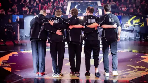 lec-versus-los-ratones-konci-humanoid-carzzy-a-jackies-znaji-soupere-ve-vyrazovaci-casti