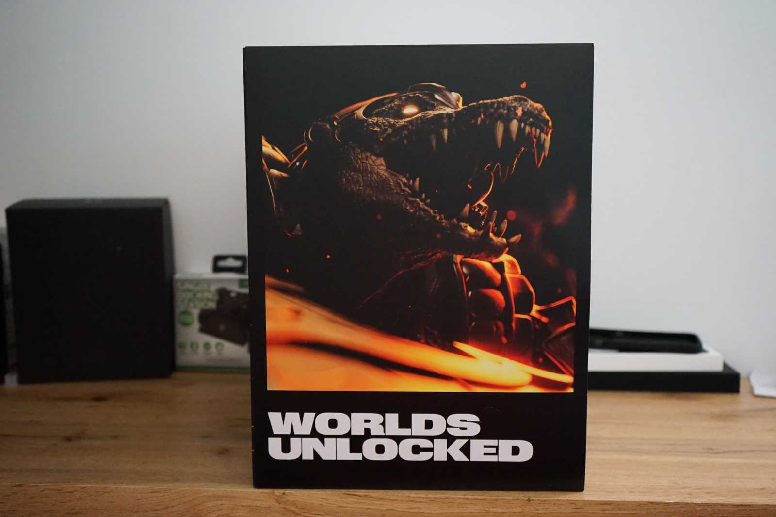 Pořídili jsme si sběratelskou edici Worlds Unlocked, co jsme v ní našli?