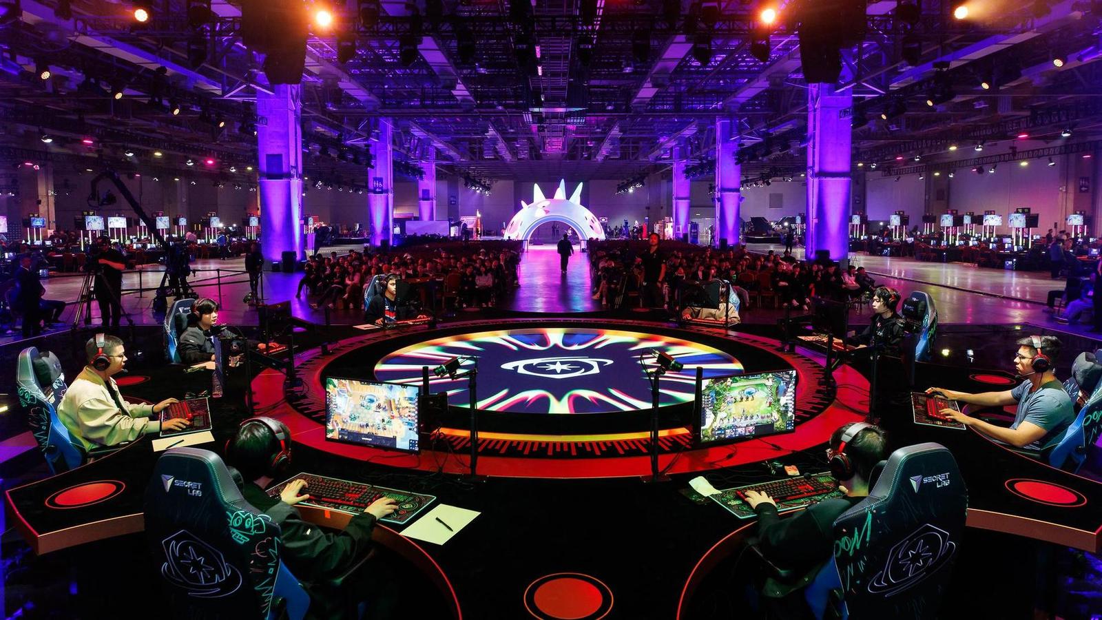 Fanděte s námi! Česká a slovenská elita dnes hraje na TFT Paris Open