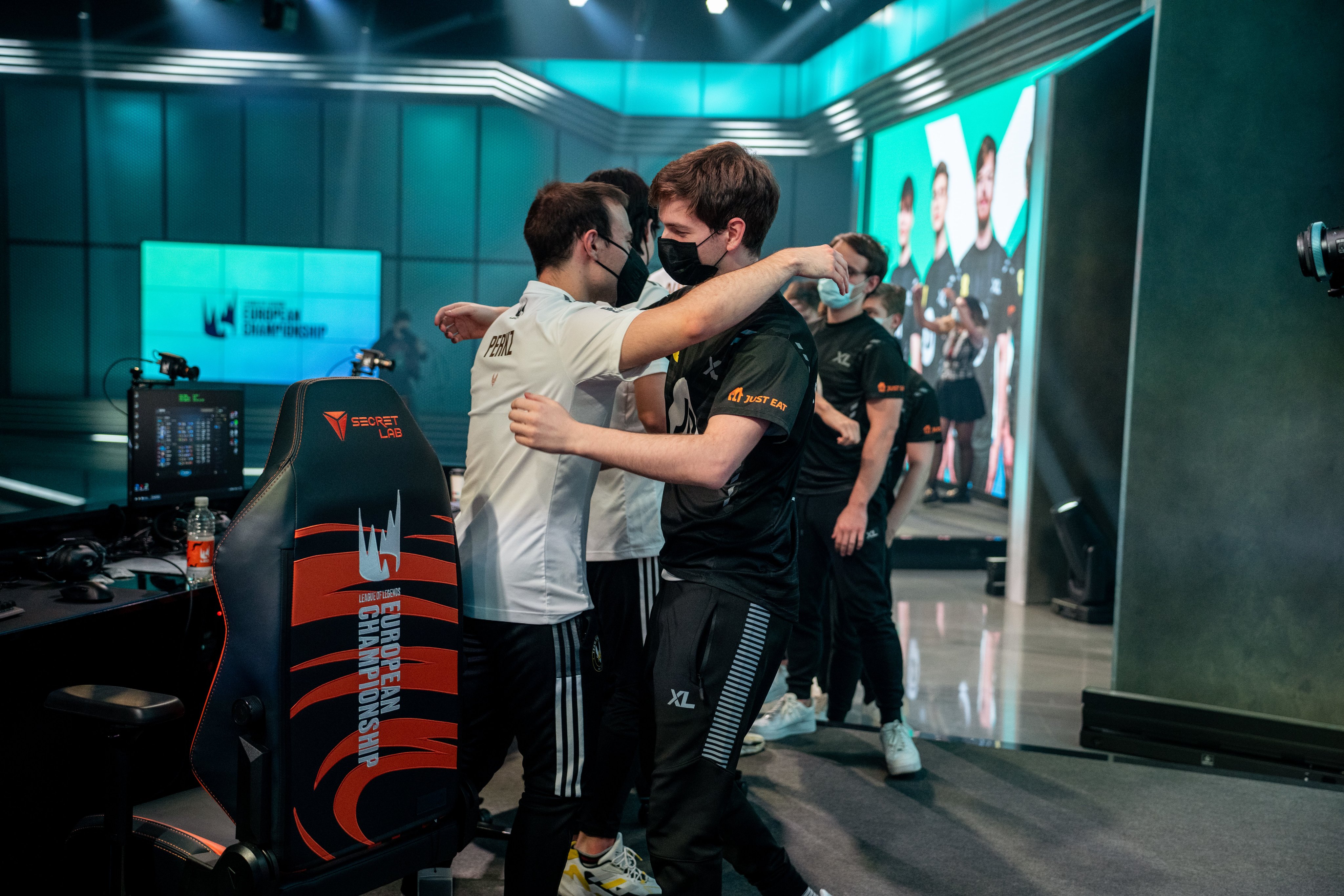 G2 slaví kvalifikaci na Worlds, Fnatic postupují do playoff