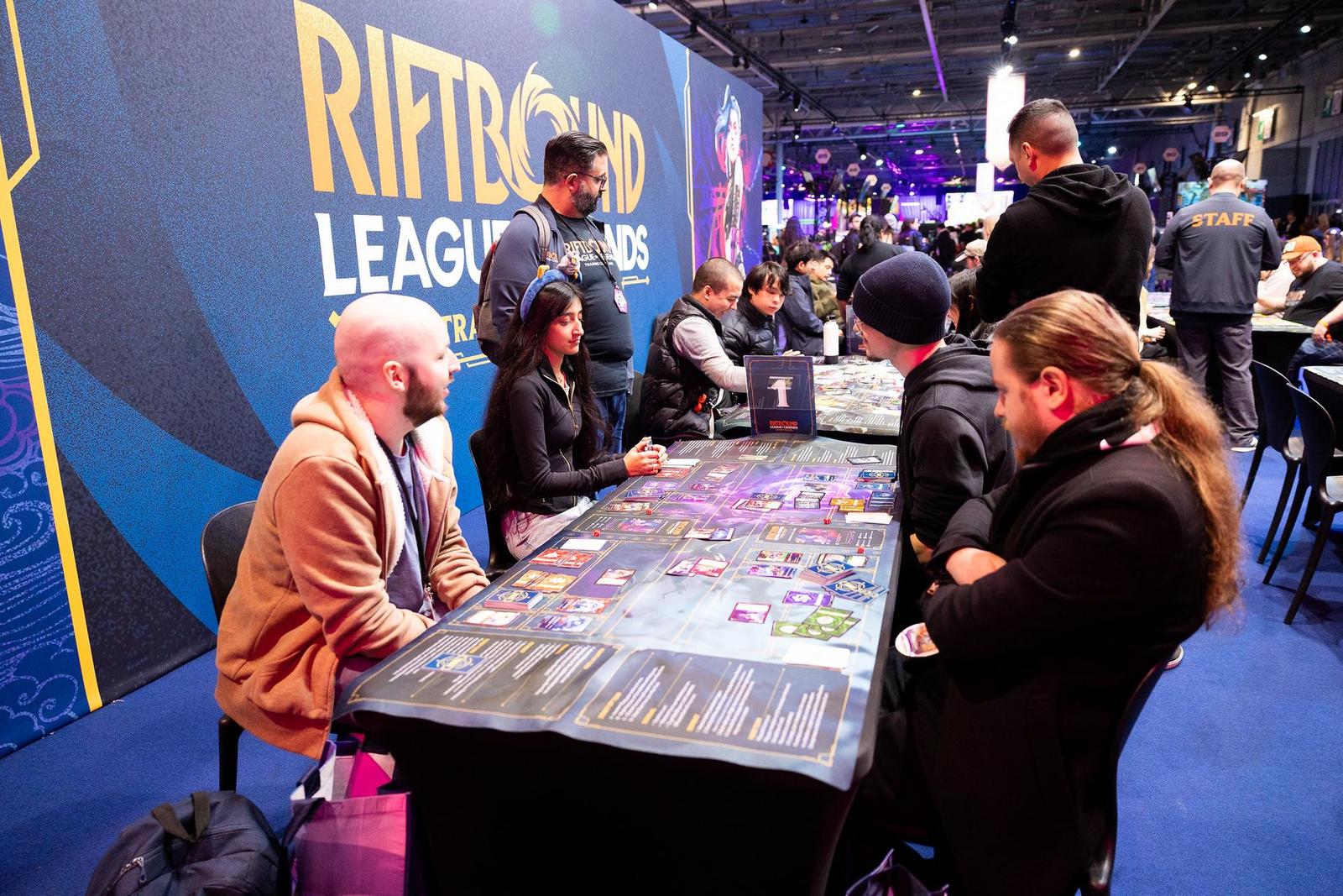 Stává se z Riftboundu nový celosvětový fenomén? Riot odhalil plány na příští roky