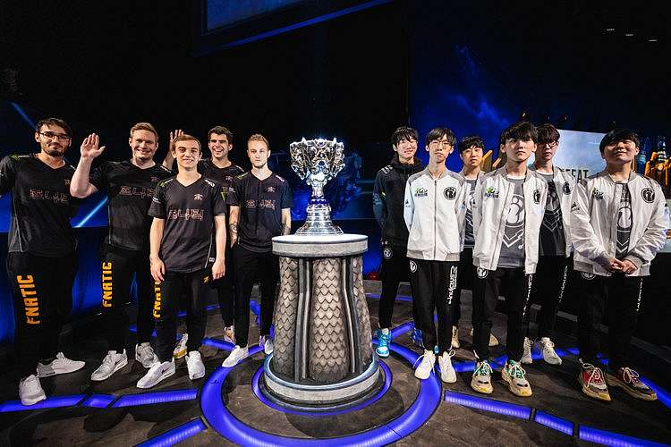 Finále Worlds 2018 - Fnatic nebo Invictus Gaming?