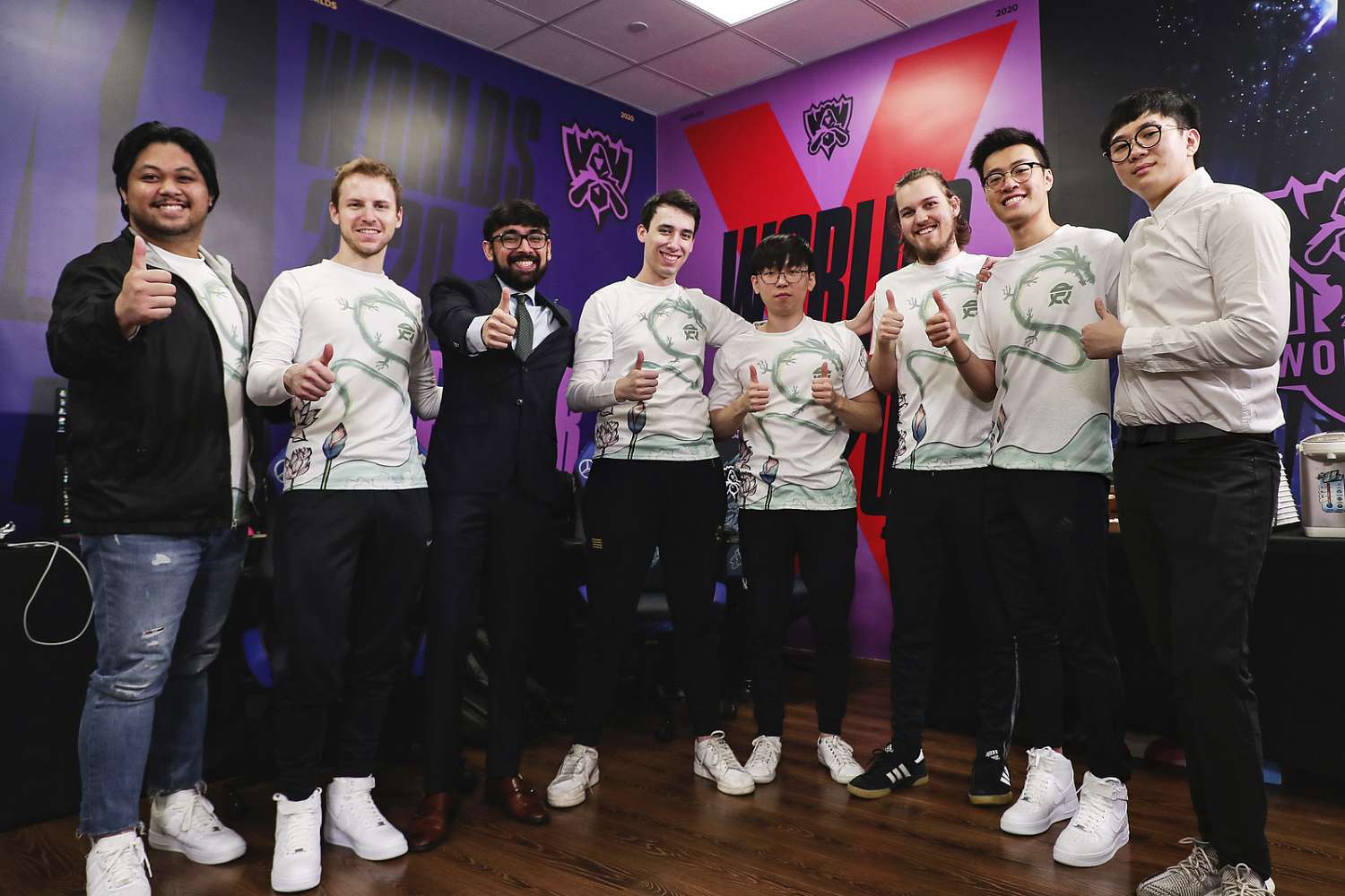 FlyQuest vybojovali první výhru pro Ameriku, G2, Damwon Gaming a TOP Esports stále stoprocentní