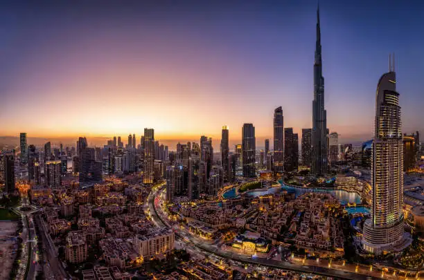 B10%20Dubai mnu716s4